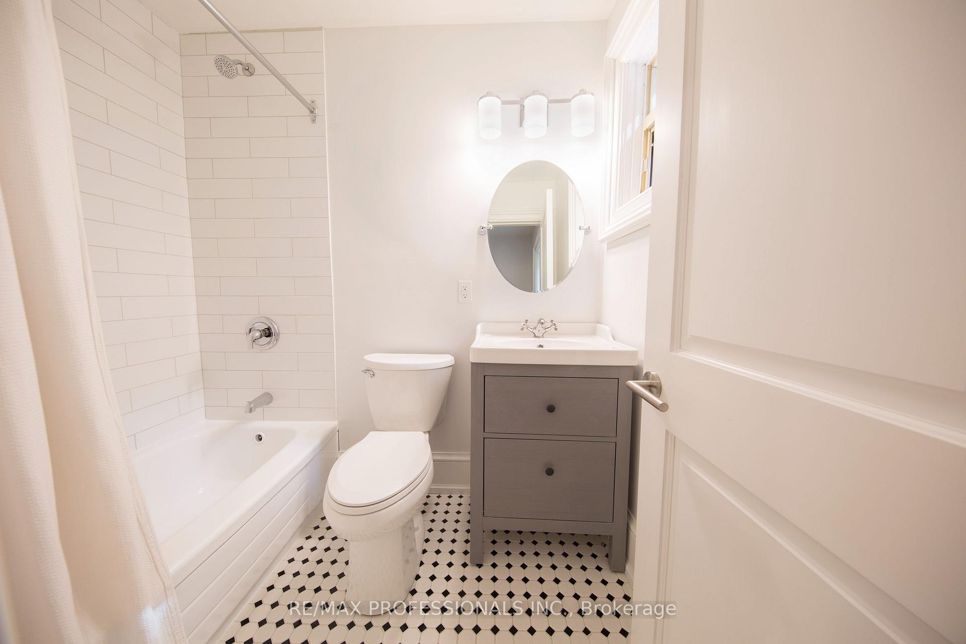 Photo 61 of 124 Close Avenue, Toronto, South Parkdale — HOMEH