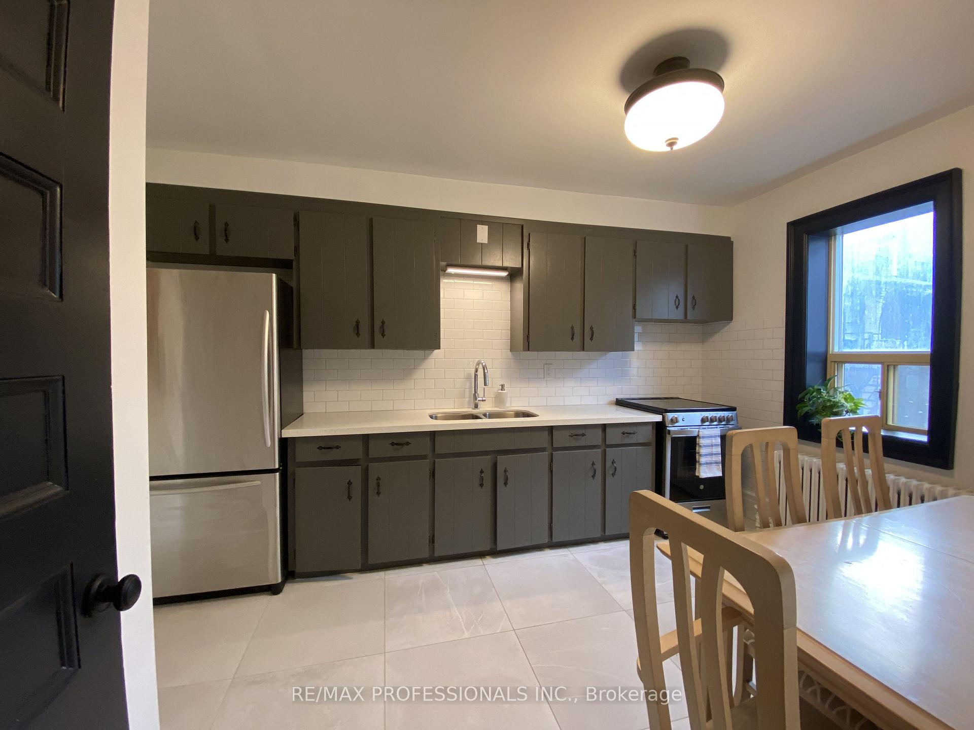 Photo 18 of 124 Close Avenue, Toronto, South Parkdale — HOMEH