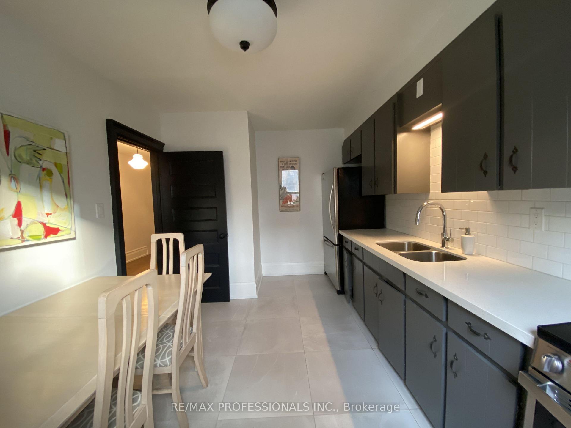 Photo 20 of 124 Close Avenue, Toronto, South Parkdale — HOMEH