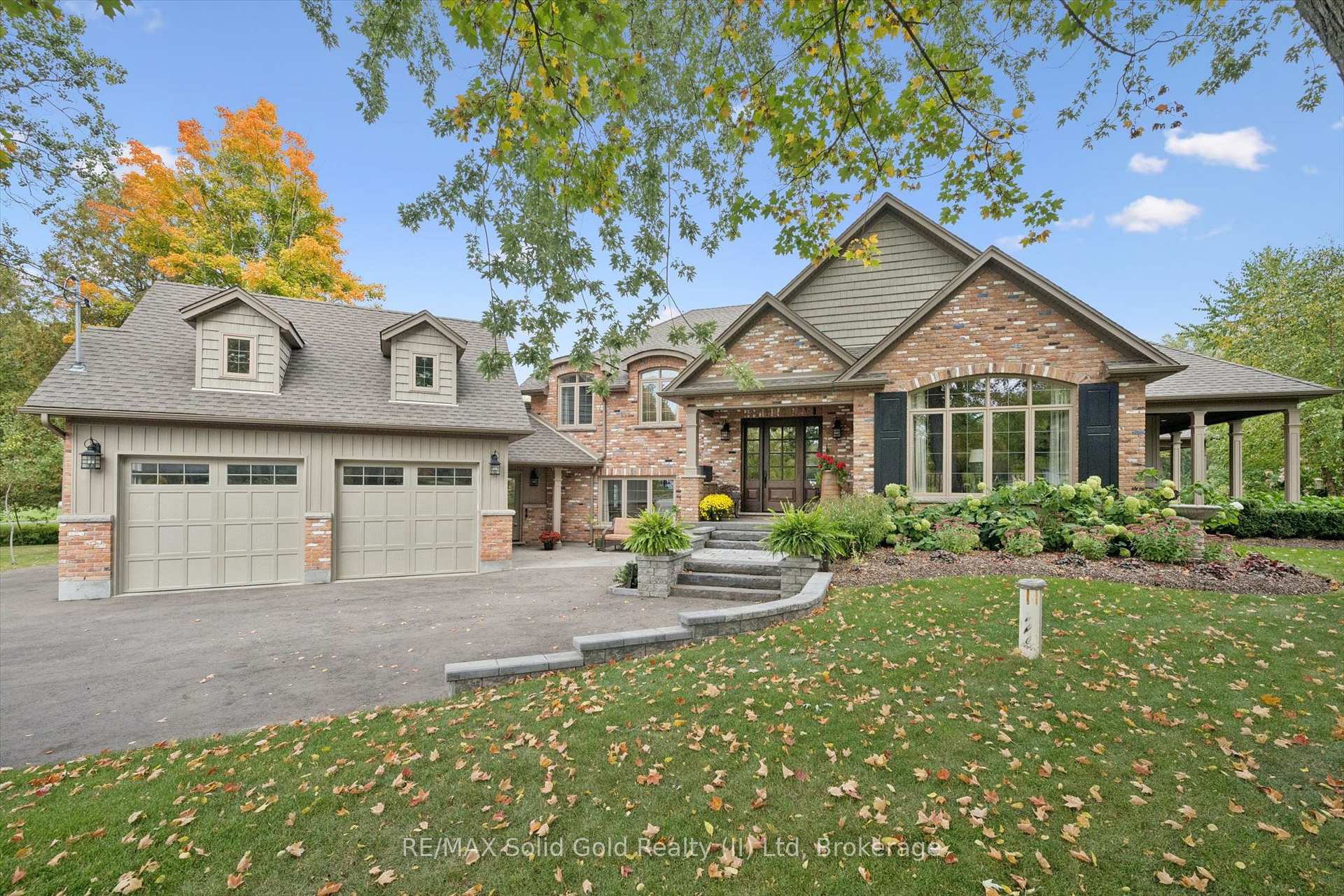 Photo of 2073 Maplewood Road