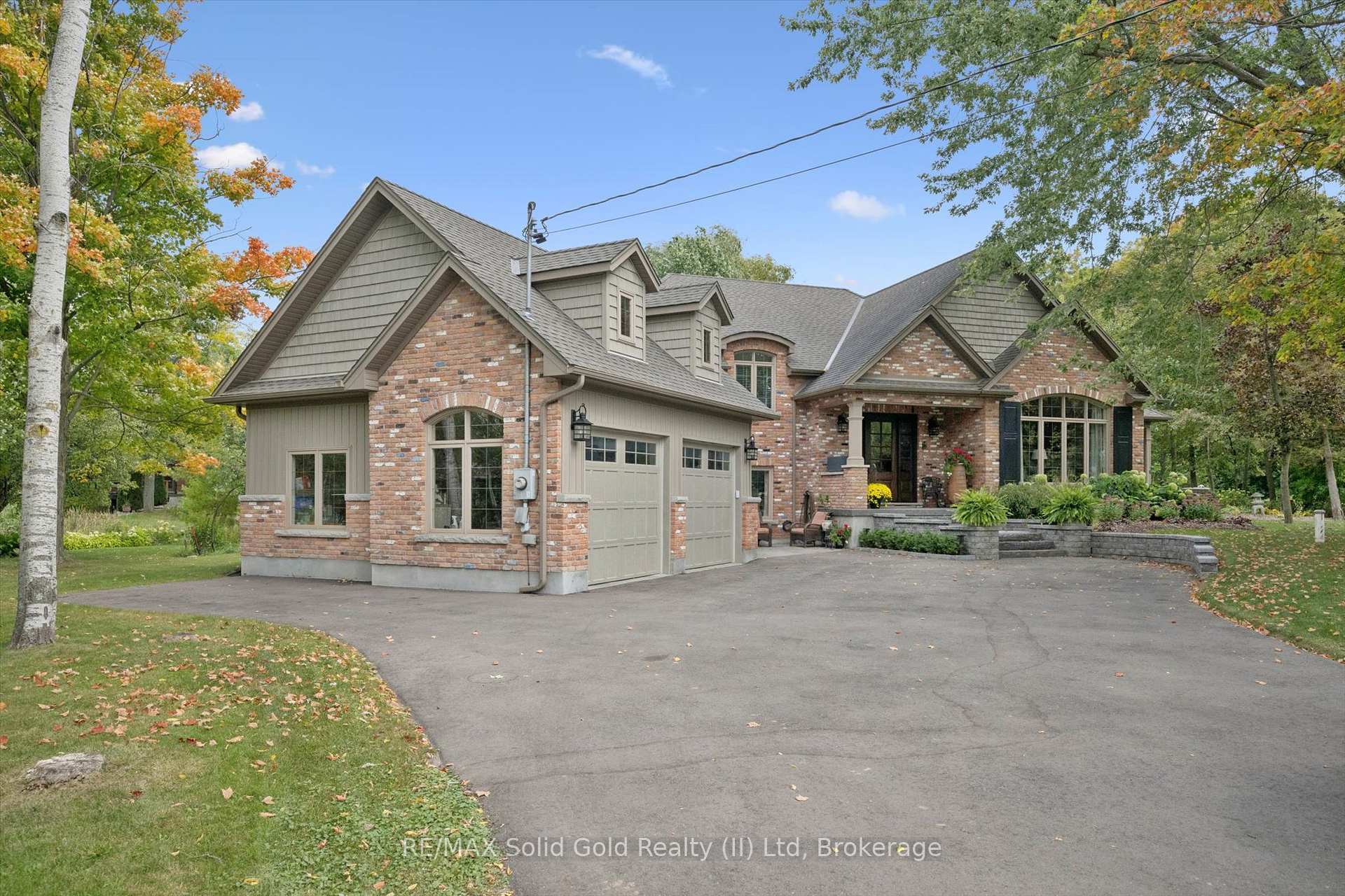 Photo 2 of 2073 Maplewood Road, Wellesley — HOMEH