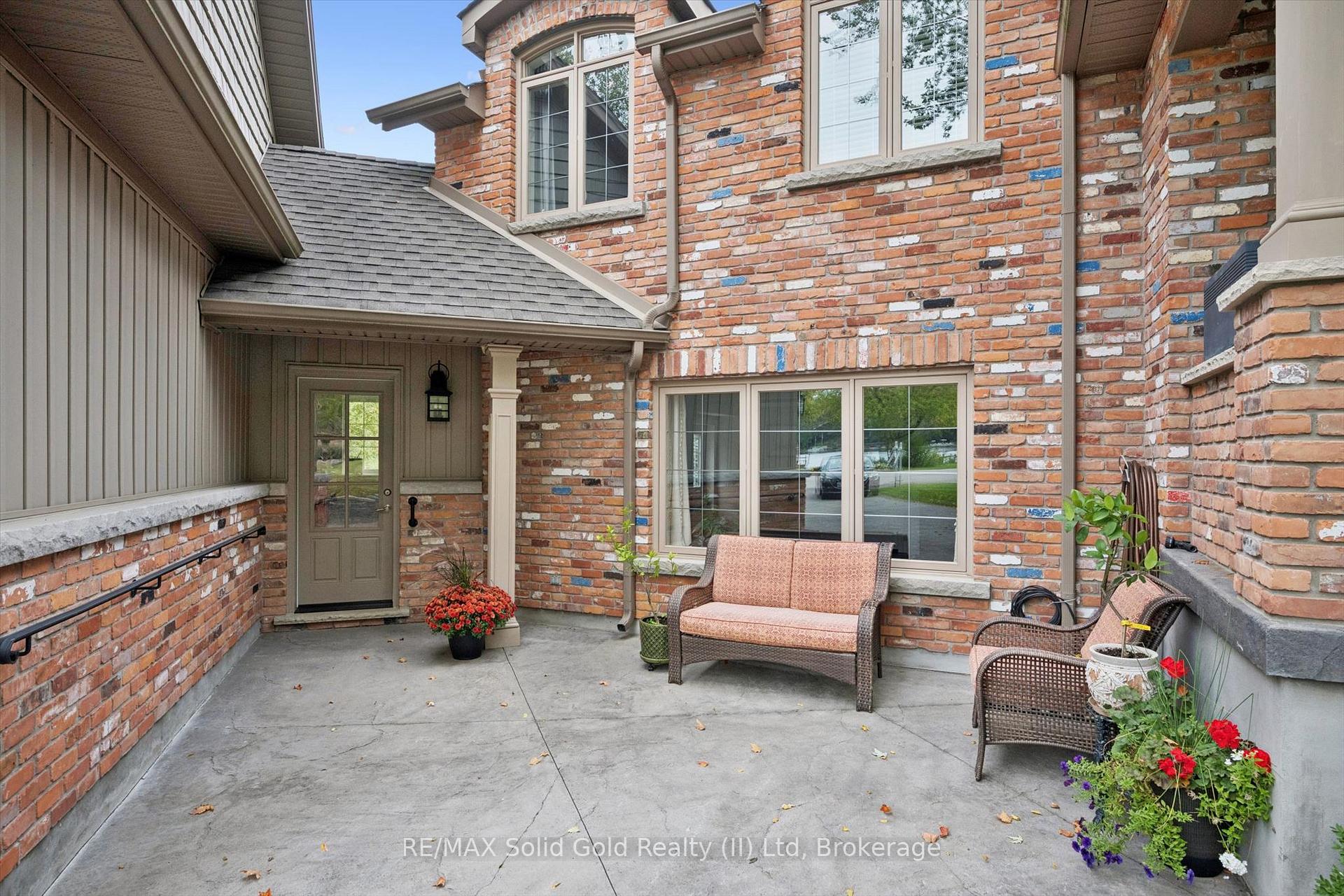 Photo 4 of 2073 Maplewood Road, Wellesley — HOMEH