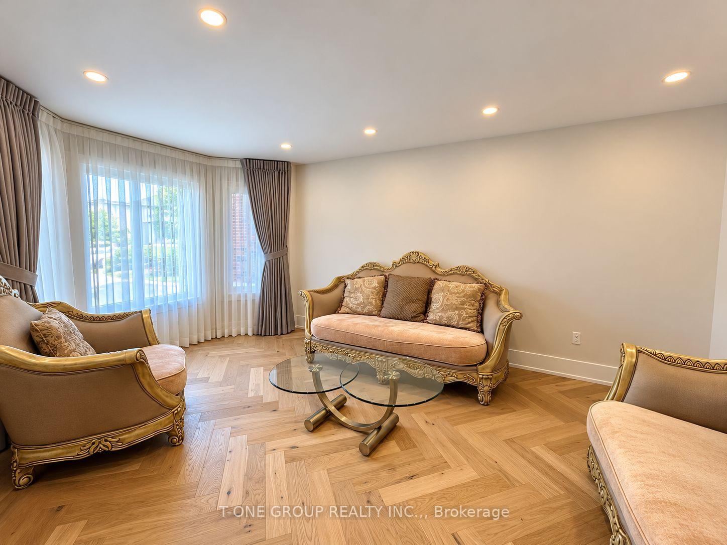 Photo 5 of 117 Downing Boulevard, Vaughan, Uplands — HOMEH