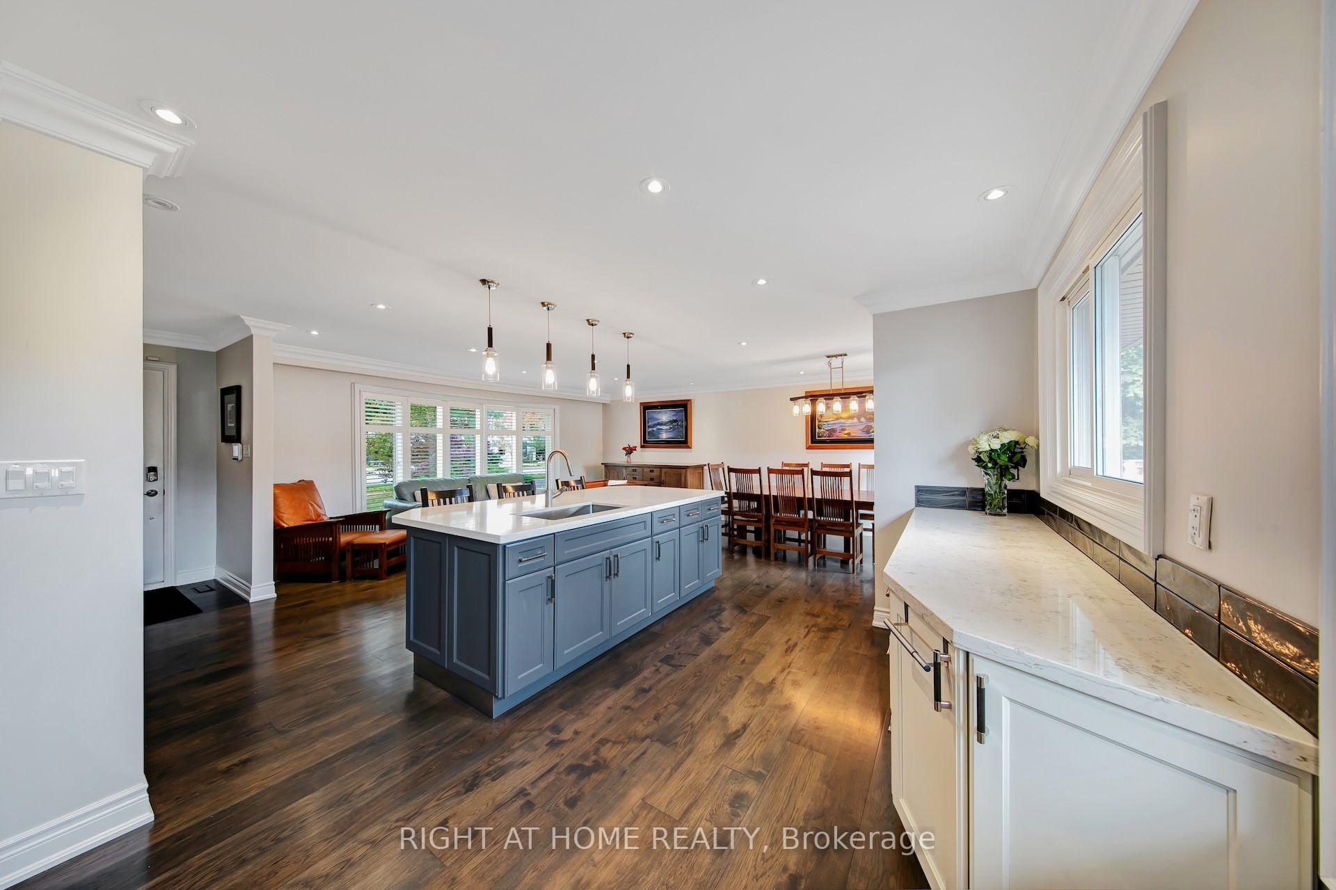 Photo 7 of 139 Third Line, Oakville, Southwest — HOMEH