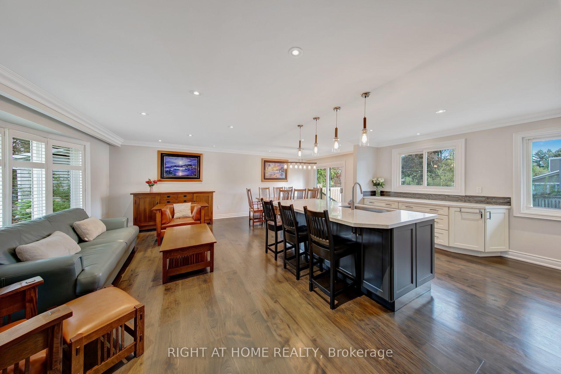 Photo 6 of 139 Third Line, Oakville, Southwest — HOMEH