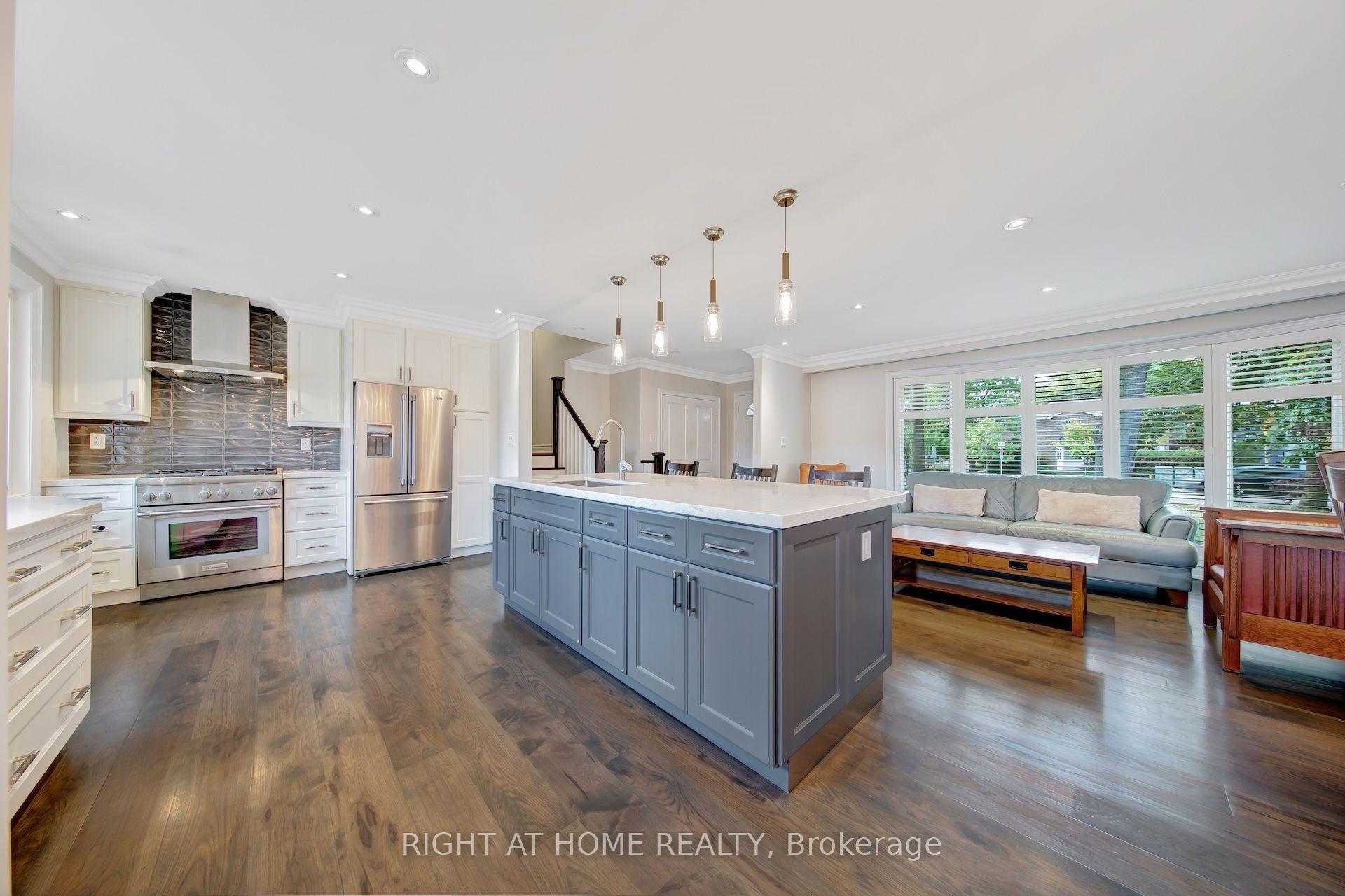 Photo 11 of 139 Third Line, Oakville, Southwest — HOMEH