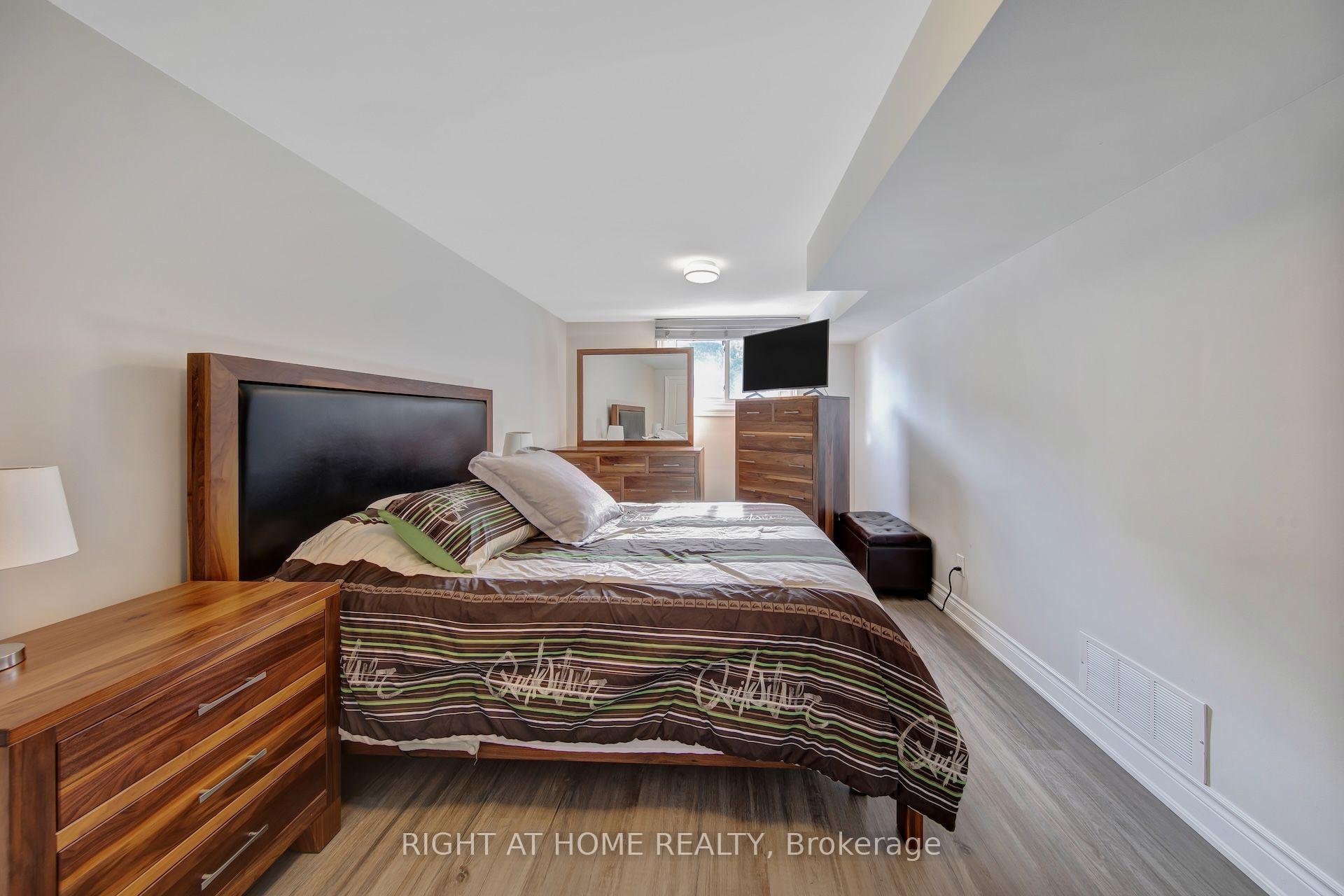 Photo 19 of 139 Third Line, Oakville, Southwest — HOMEH