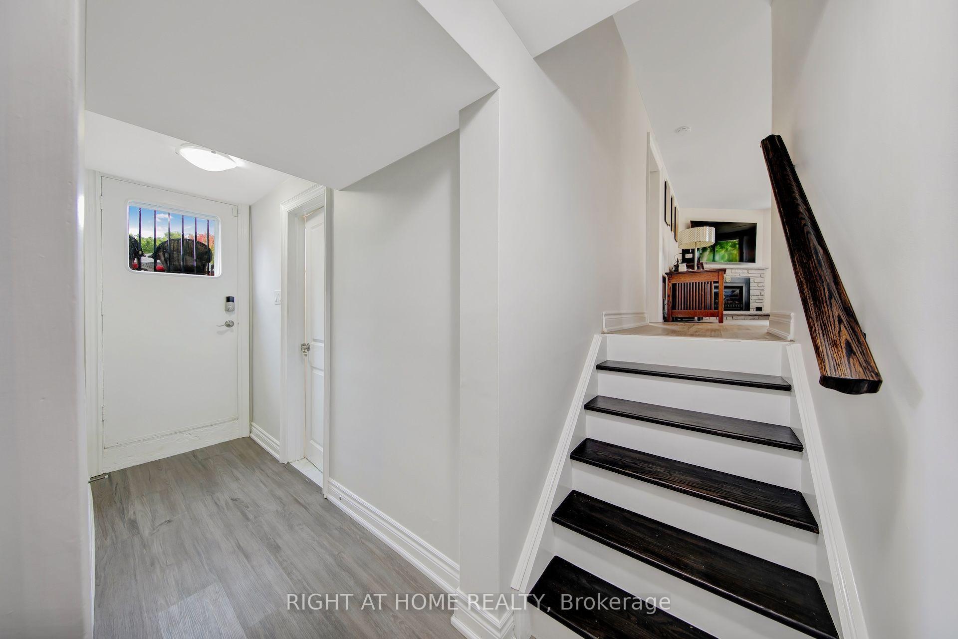 Photo 20 of 139 Third Line, Oakville, Southwest — HOMEH