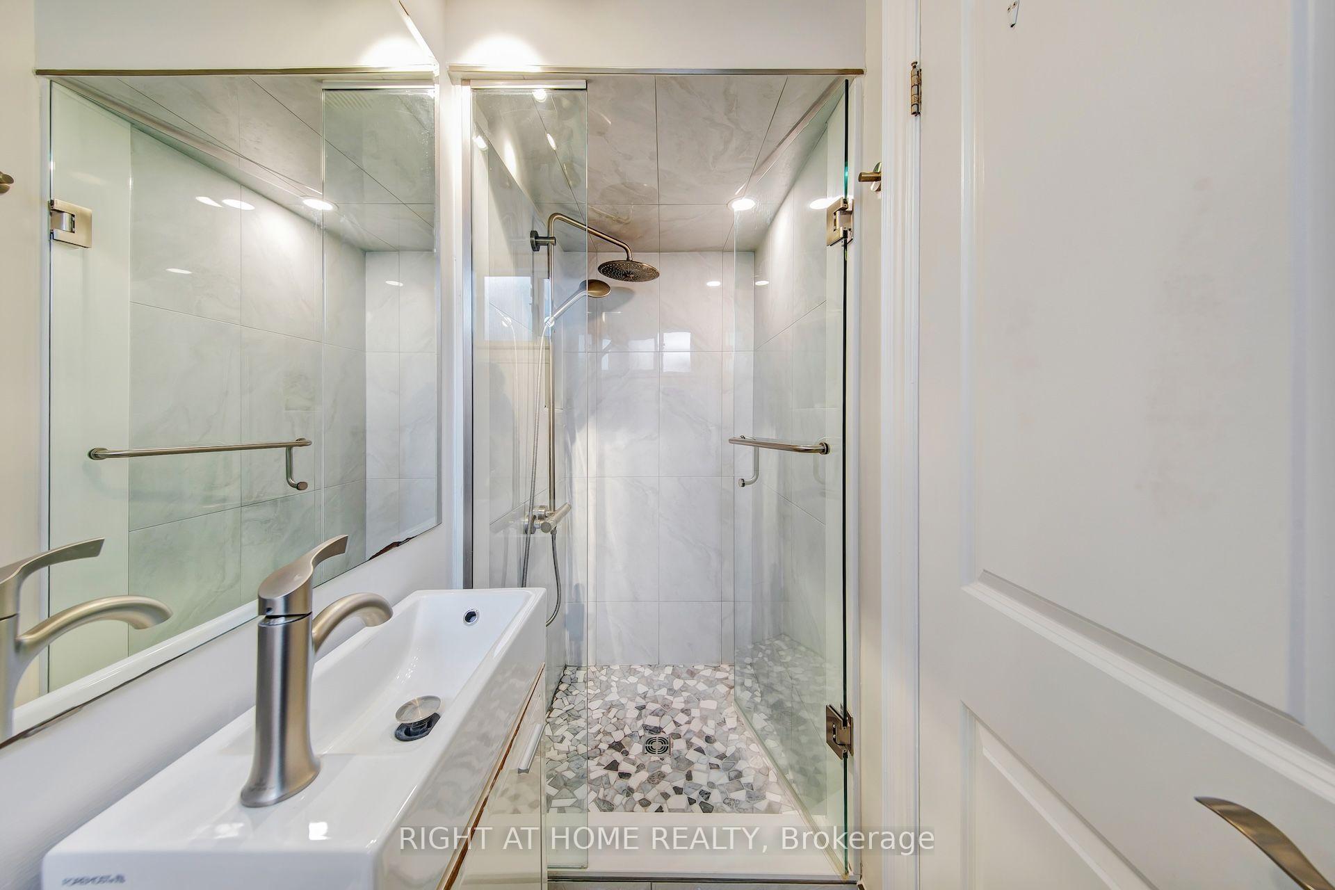 Photo 22 of 139 Third Line, Oakville, Southwest — HOMEH