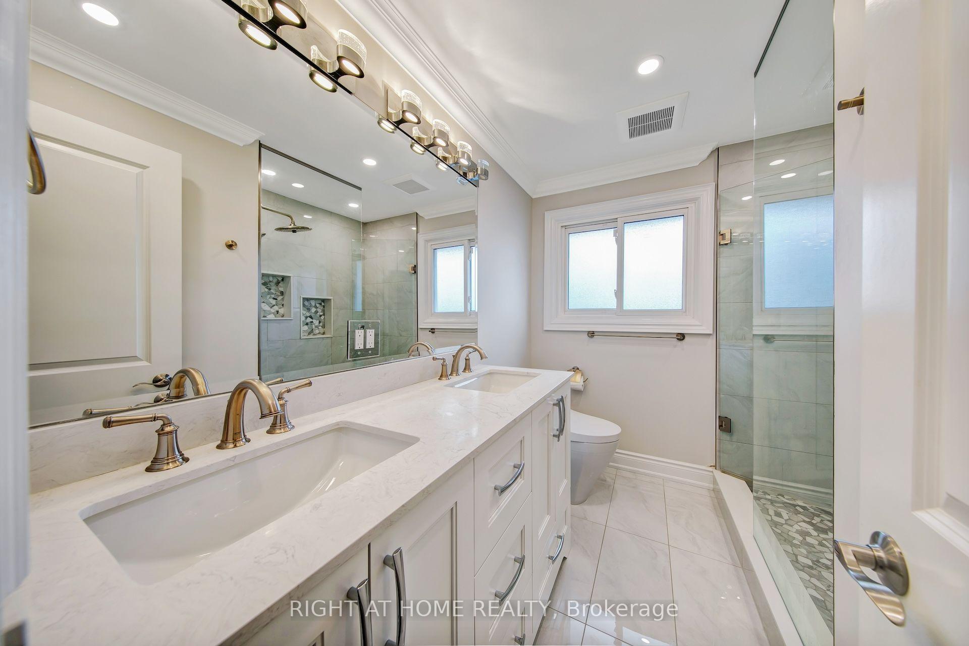 Photo 24 of 139 Third Line, Oakville, Southwest — HOMEH