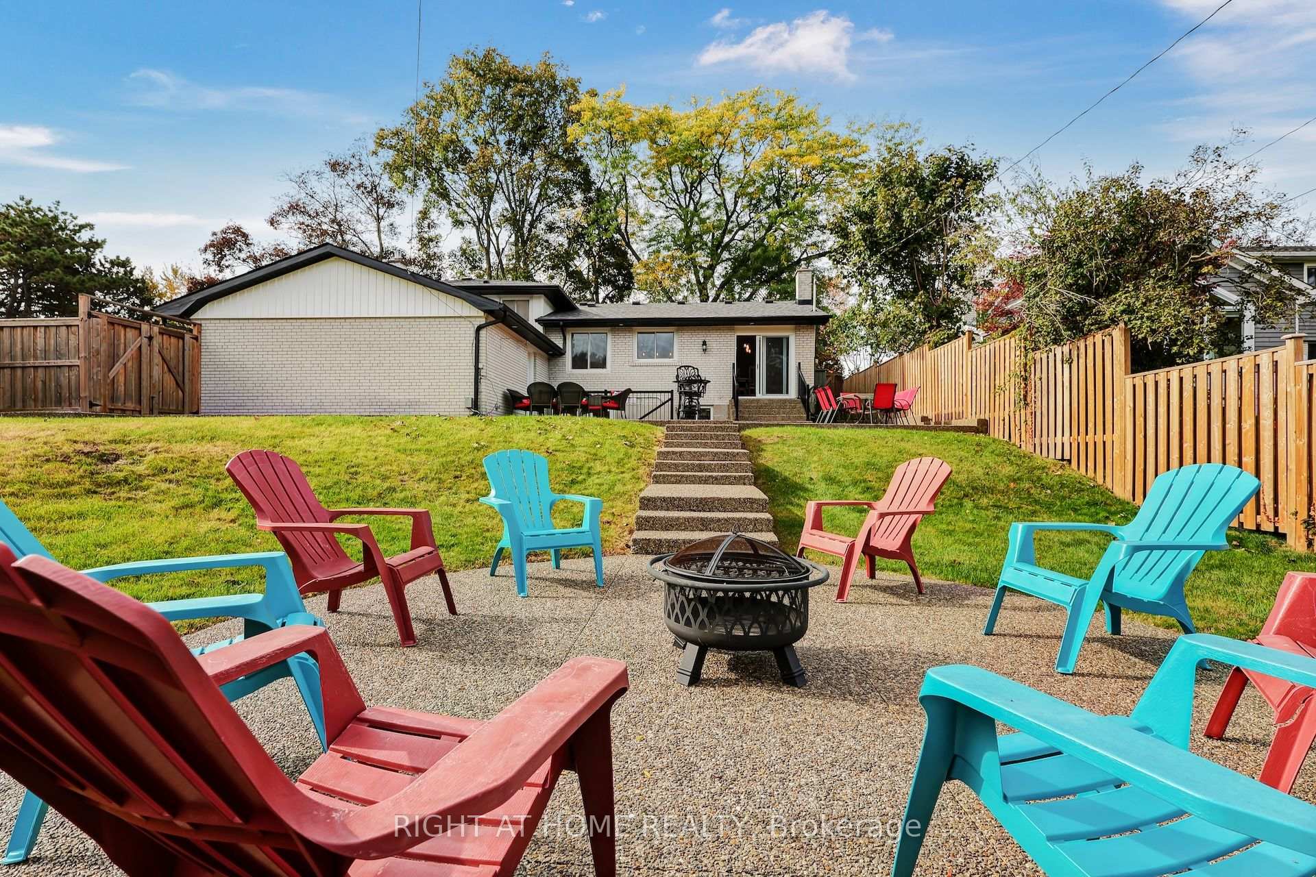 Photo 37 of 139 Third Line, Oakville, Southwest — HOMEH