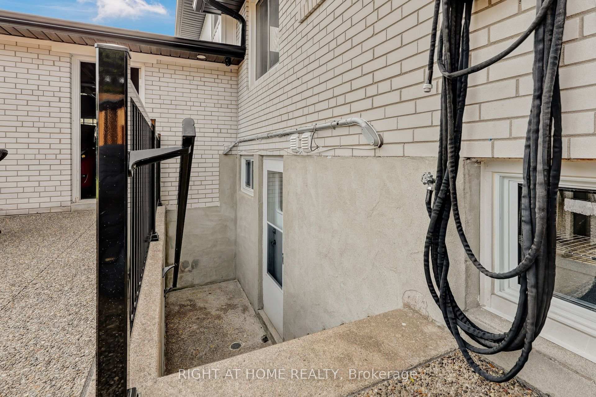 Photo 41 of 139 Third Line, Oakville, Southwest — HOMEH