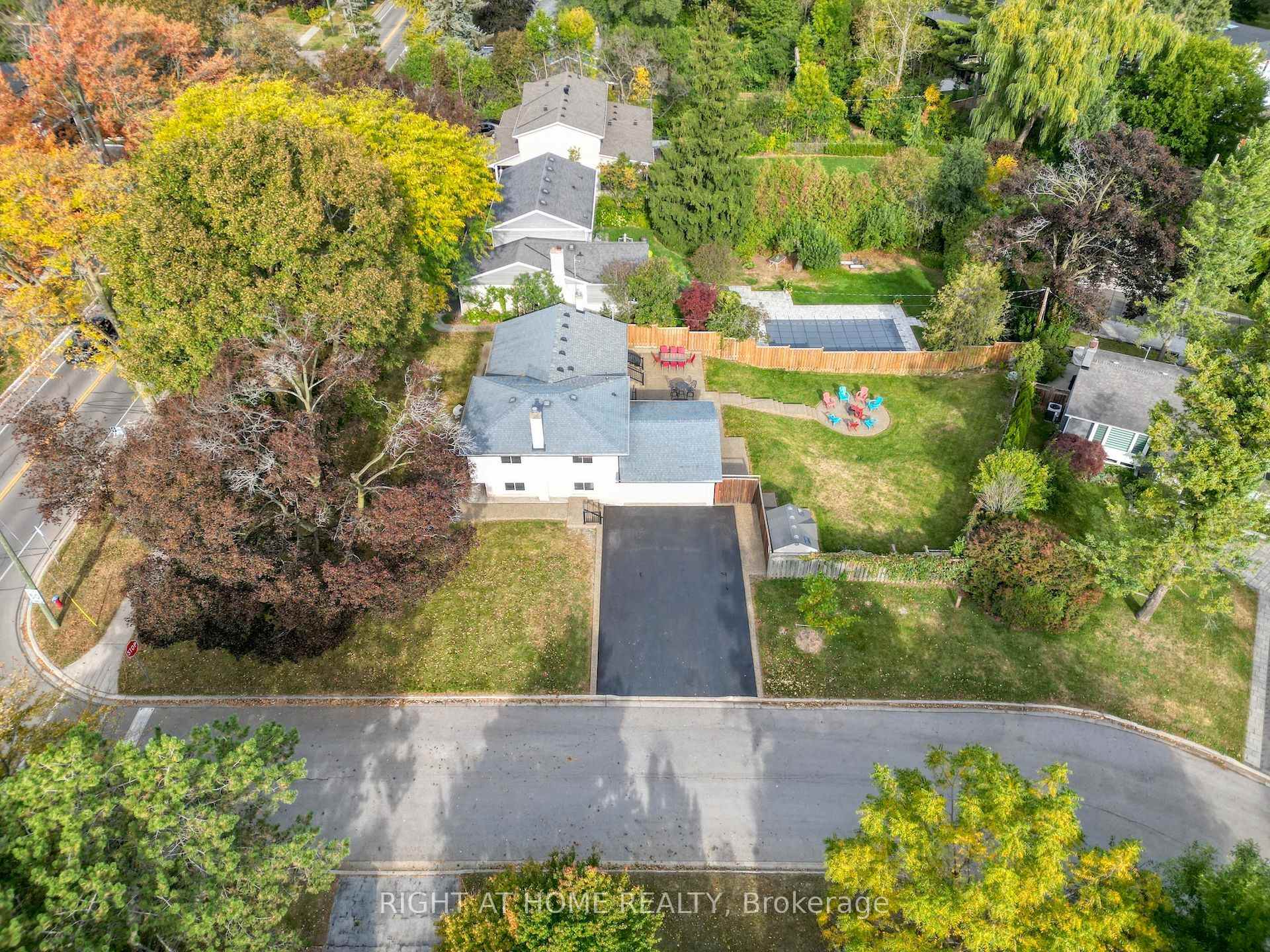 Photo 42 of 139 Third Line, Oakville, Southwest — HOMEH