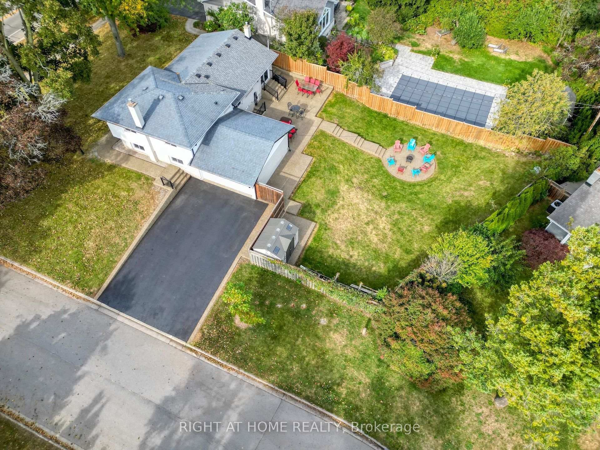 Photo 45 of 139 Third Line, Oakville, Southwest — HOMEH