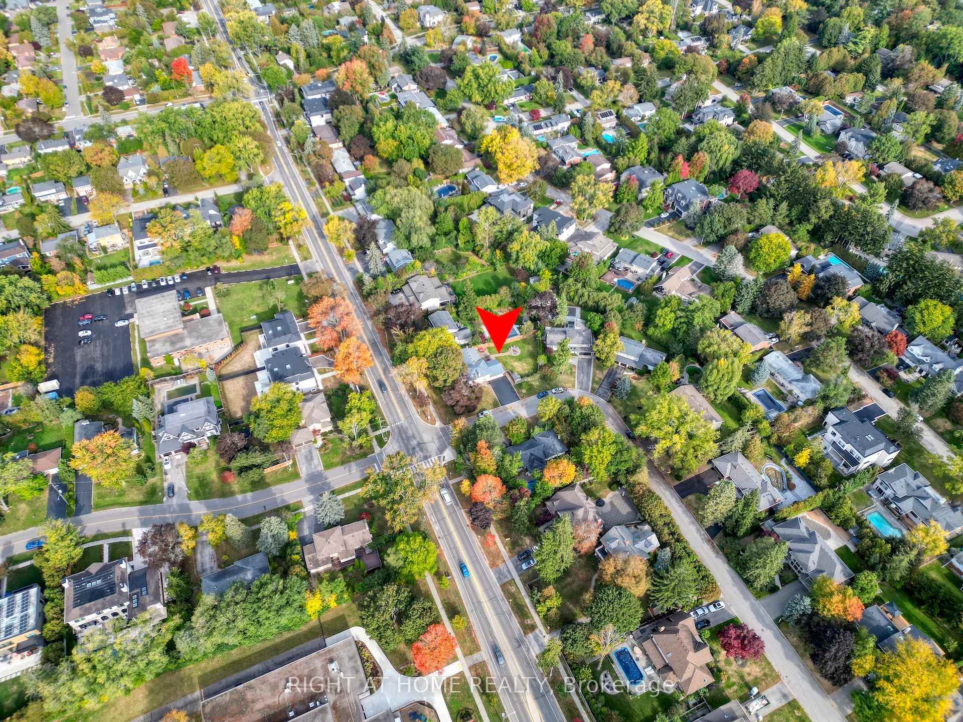 Photo 48 of 139 Third Line, Oakville, Southwest — HOMEH