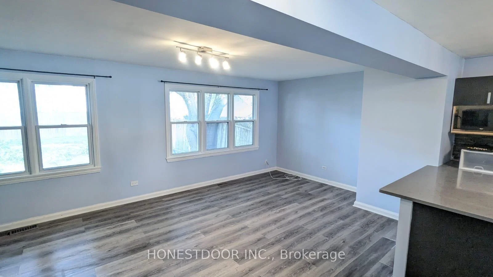 Photo 8 of 928 Randolph Avenue, Windsor, Windsor University District — HOMEH