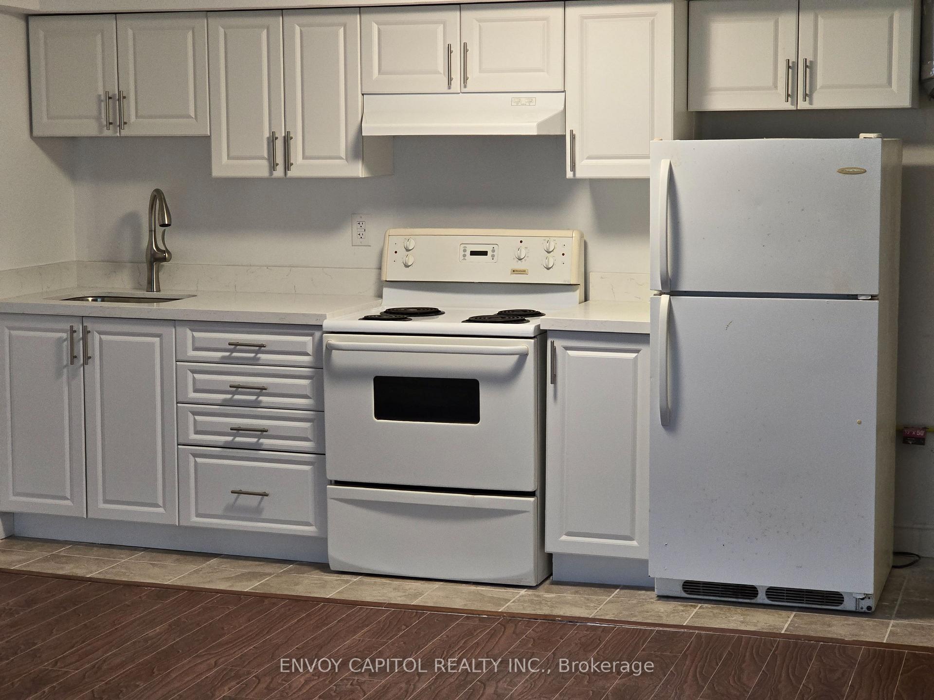 Photo 2 of Unit Basement Bachelor, 6 Arrowstook Road, North York, Bayview Village — HOMEH
