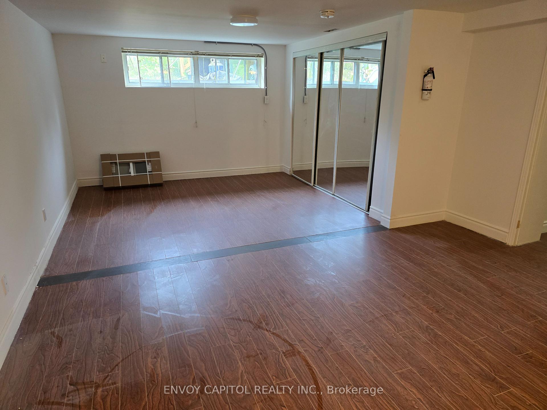 Photo 3 of Unit Basement Bachelor, 6 Arrowstook Road, North York, Bayview Village — HOMEH