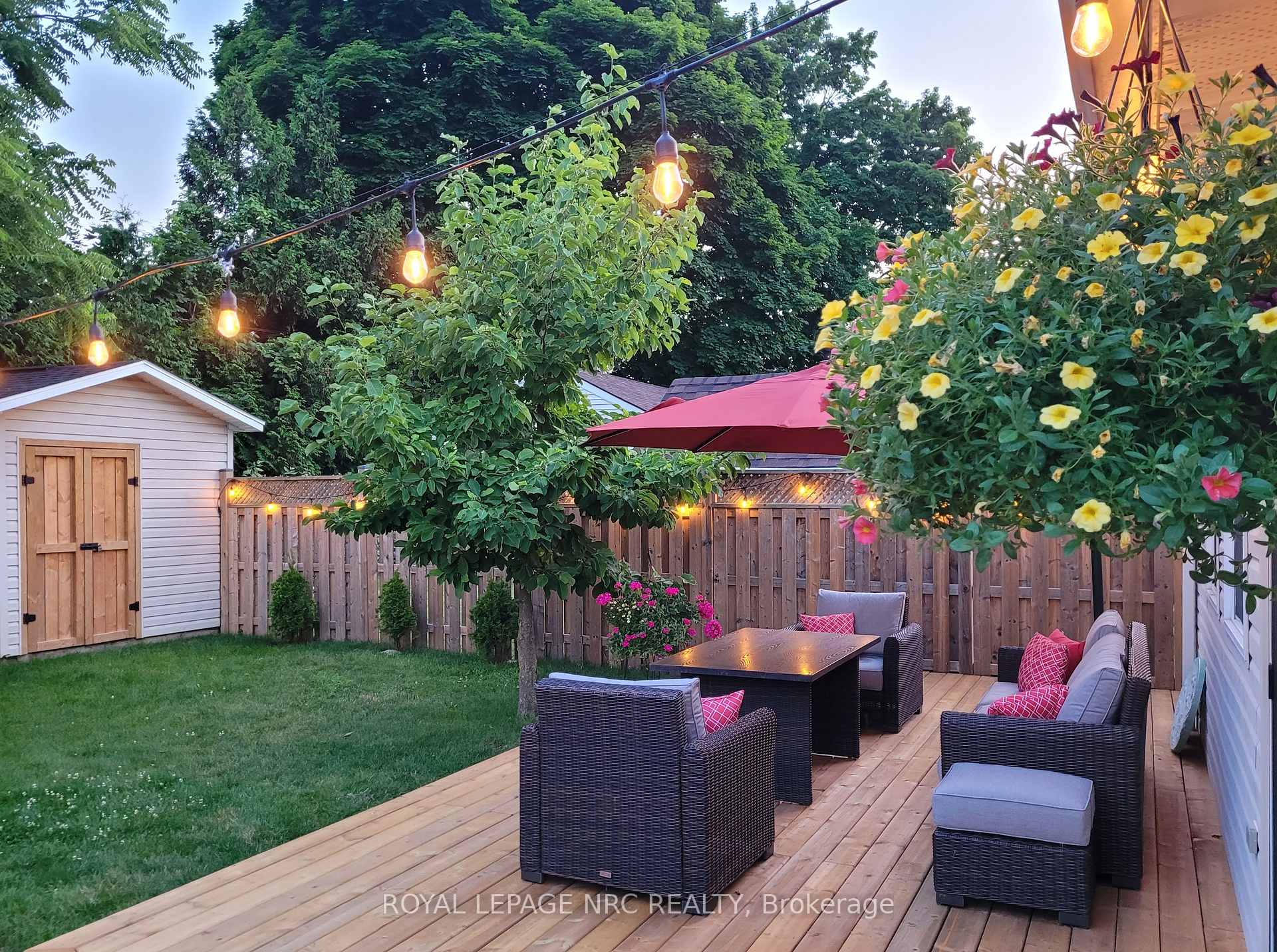 Photo 3 of 6496 Caswell Street, Niagara Falls, Stamford — HOMEH