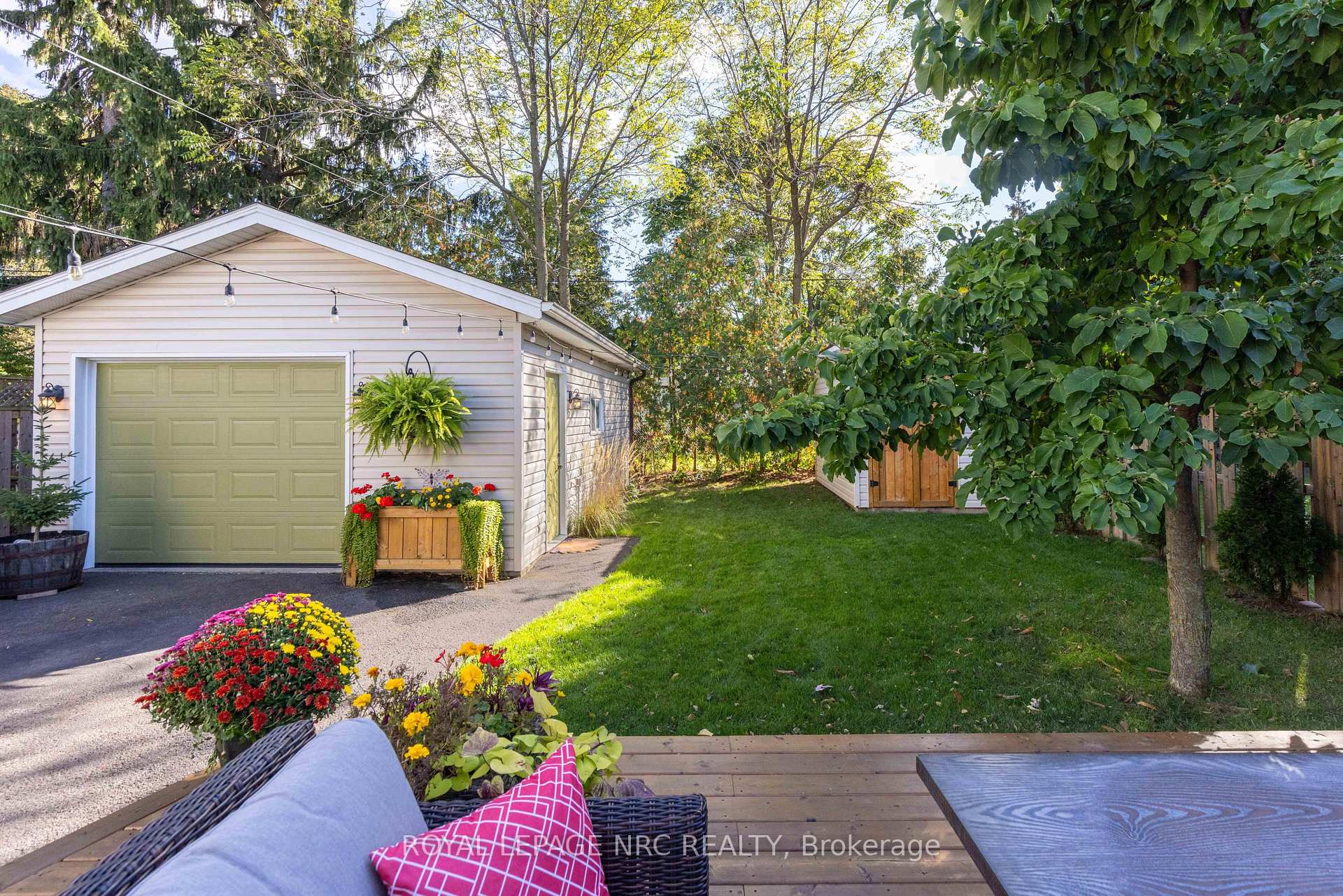 Photo 6 of 6496 Caswell Street, Niagara Falls, Stamford — HOMEH