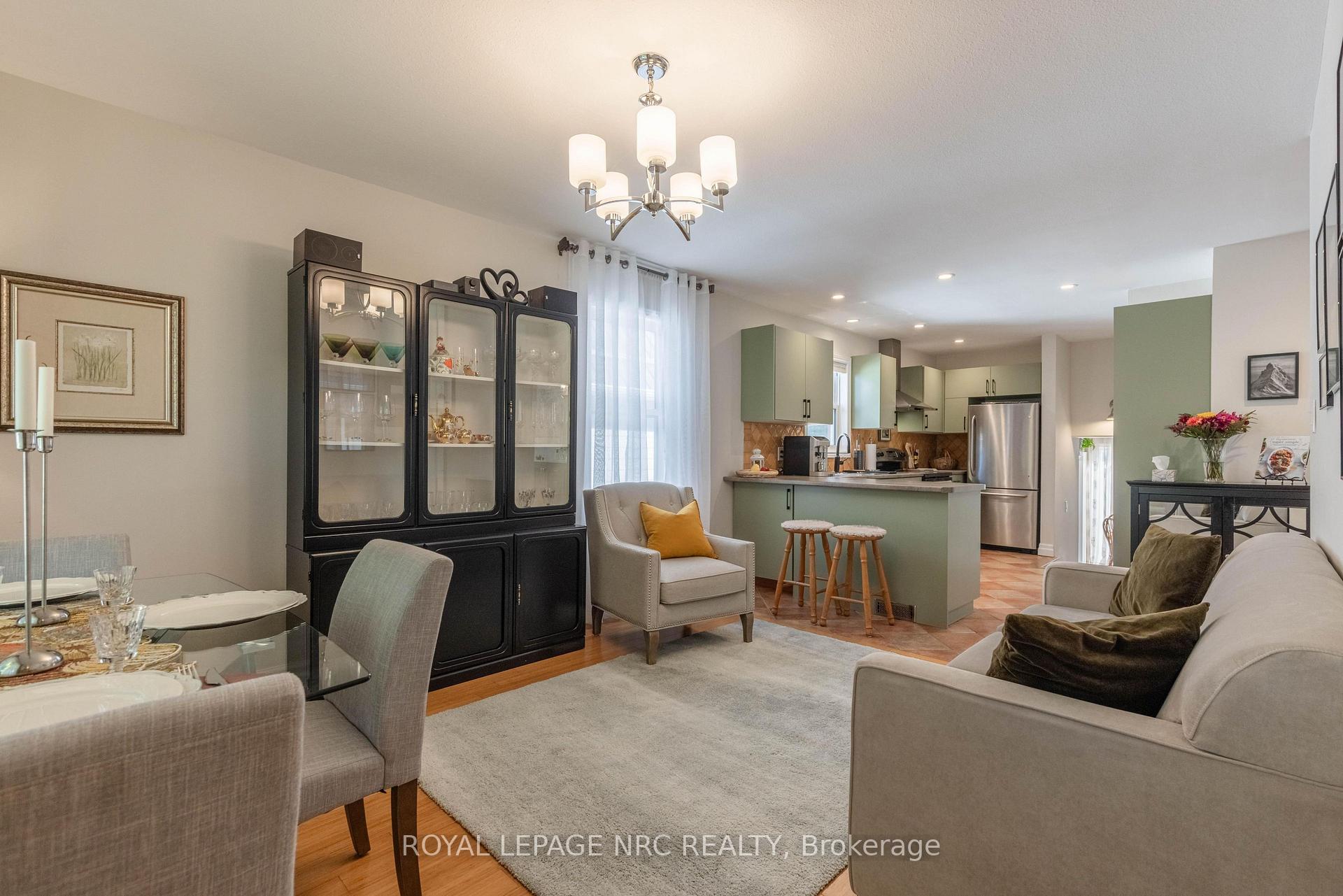 Photo 8 of 6496 Caswell Street, Niagara Falls, Stamford — HOMEH