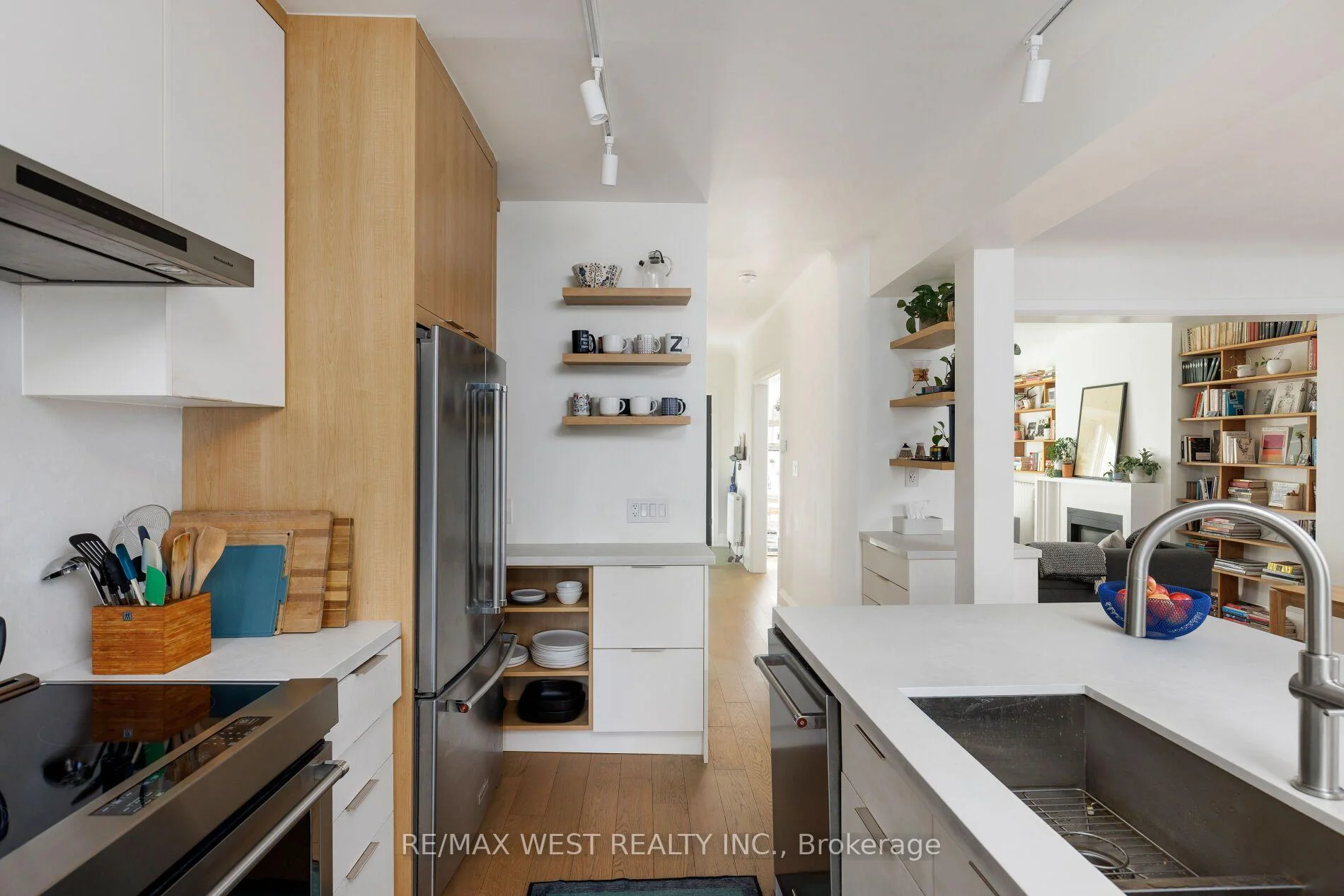 Photo 39 of 226 Wright Avenue, Toronto, High Park-Swansea — HOMEH