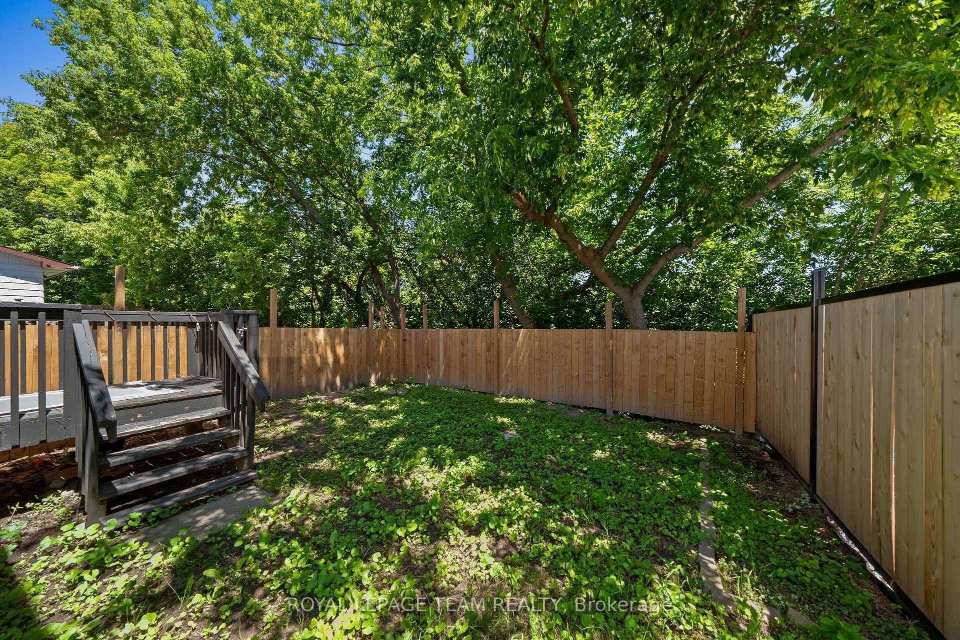 Photo 25 of 1991 Banff Avenue, Ottawa, Ellwood — HOMEH