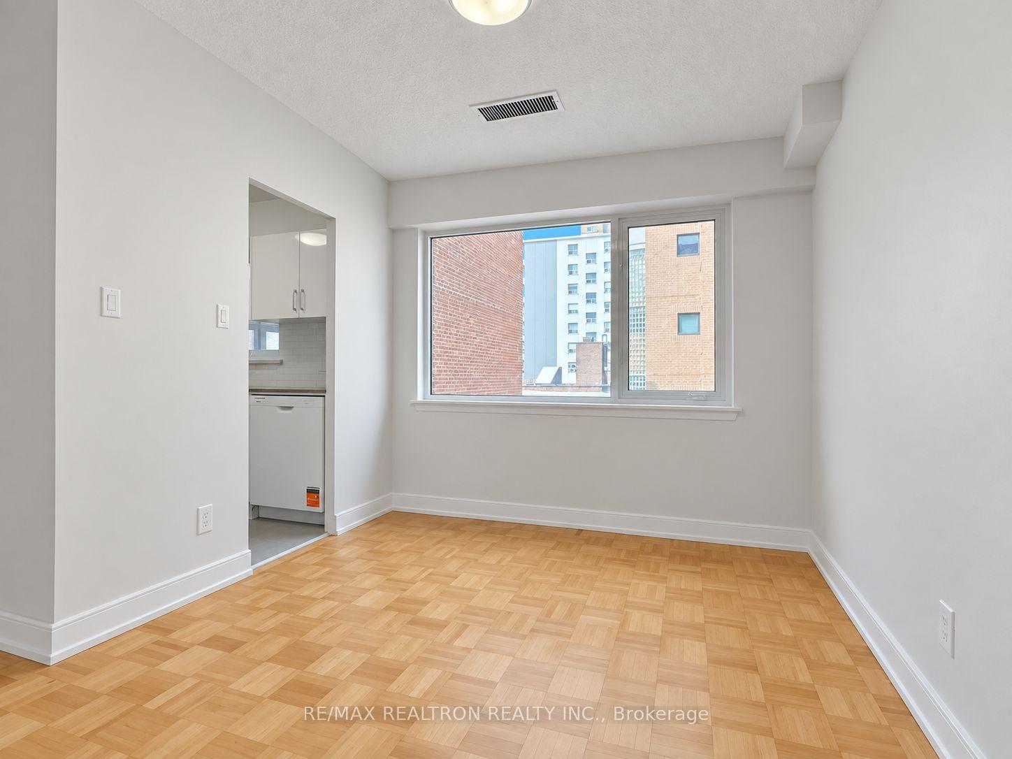 Photo 3 of Unit 608, 95 Lawton Boulevard, Toronto, Yonge-St. Clair — HOMEH