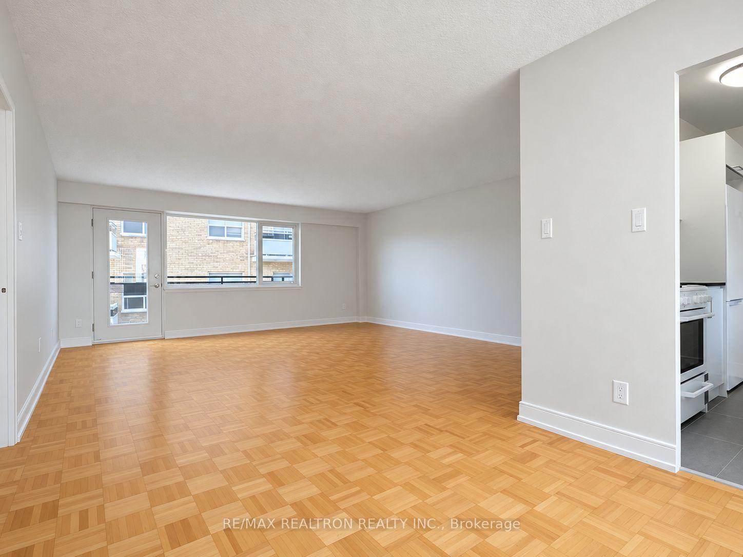 Photo 4 of Unit 608, 95 Lawton Boulevard, Toronto, Yonge-St. Clair — HOMEH