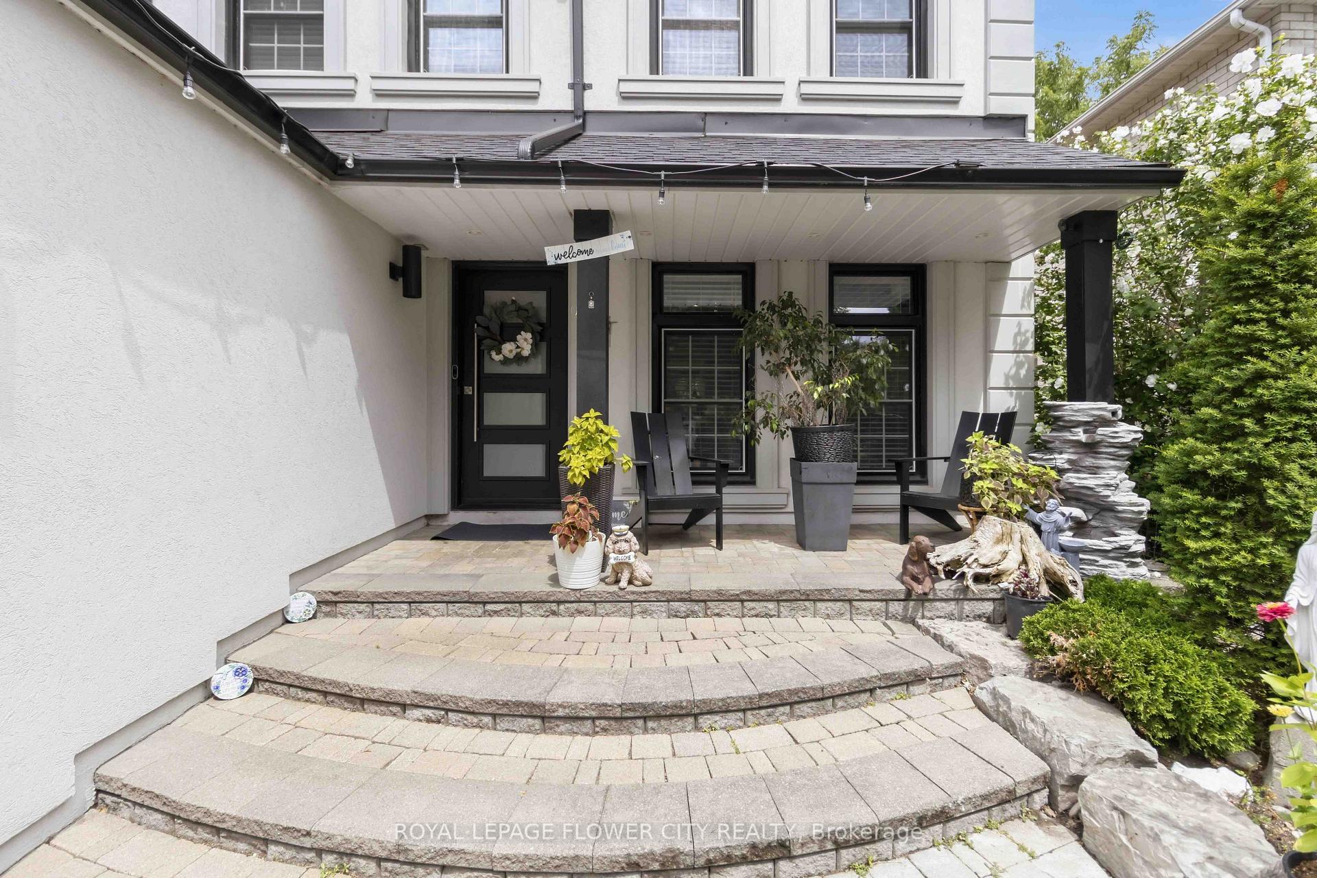 Photo 3 of 18 Pleasant Valley, Brampton, Northgate — HOMEH