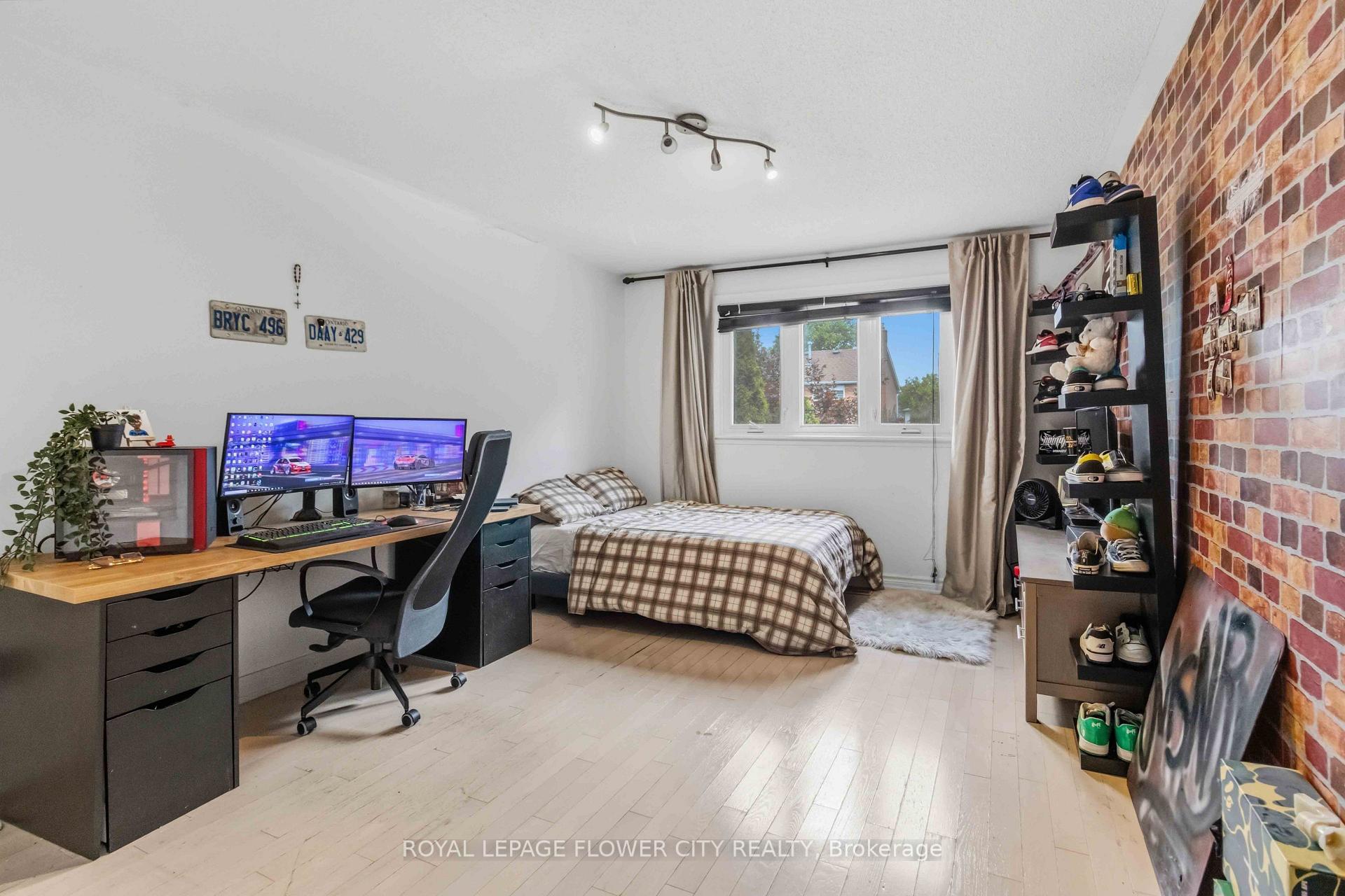 Photo 18 of 18 Pleasant Valley, Brampton, Northgate — HOMEH