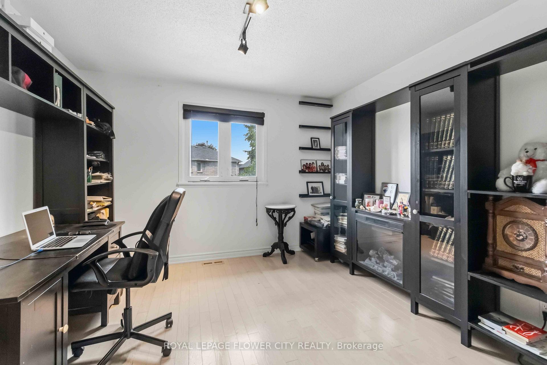 Photo 19 of 18 Pleasant Valley, Brampton, Northgate — HOMEH