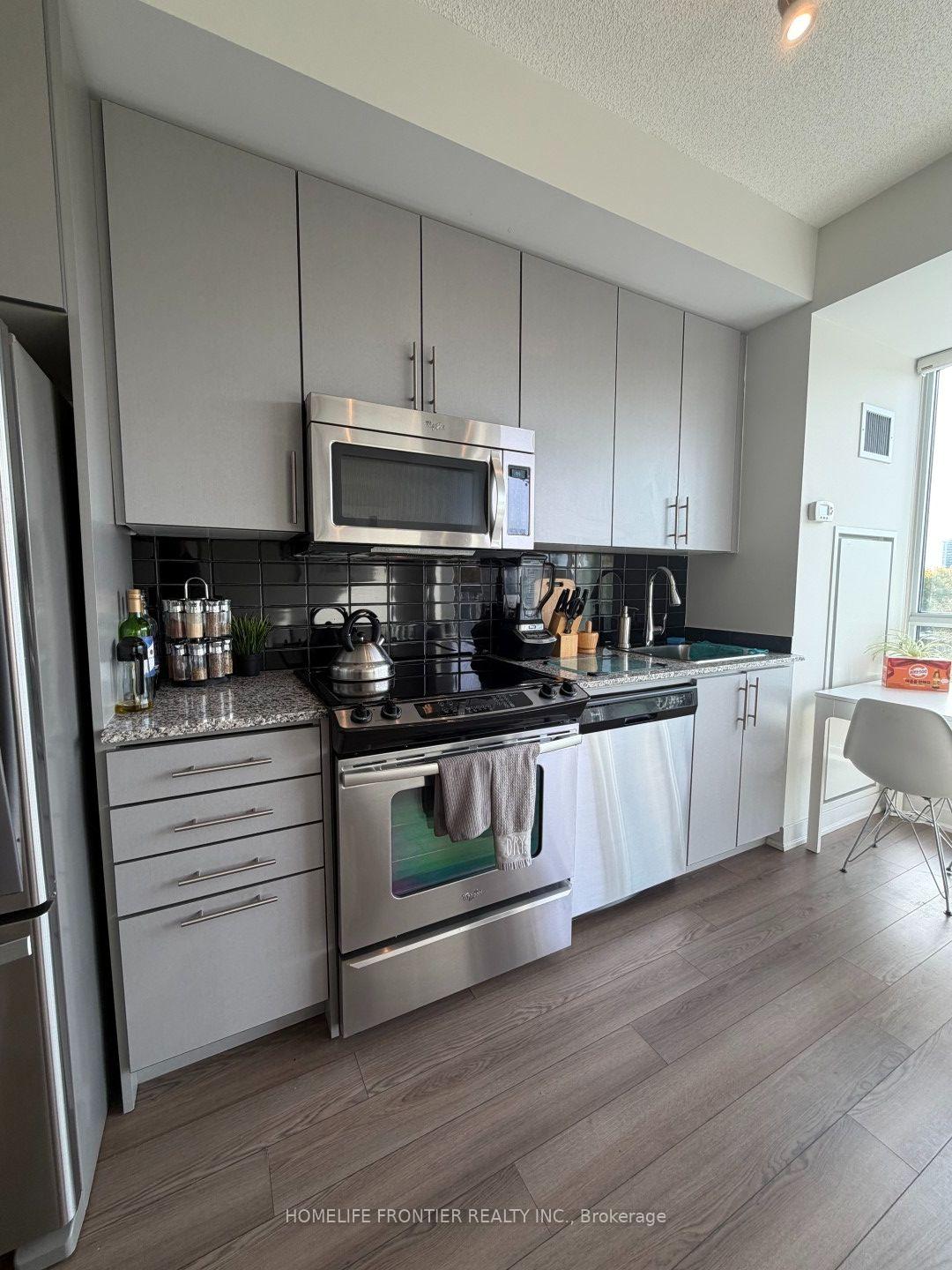 Photo 6 of Unit 506, 60 Berwick Avenue, Toronto, Yonge-Eglinton — HOMEH