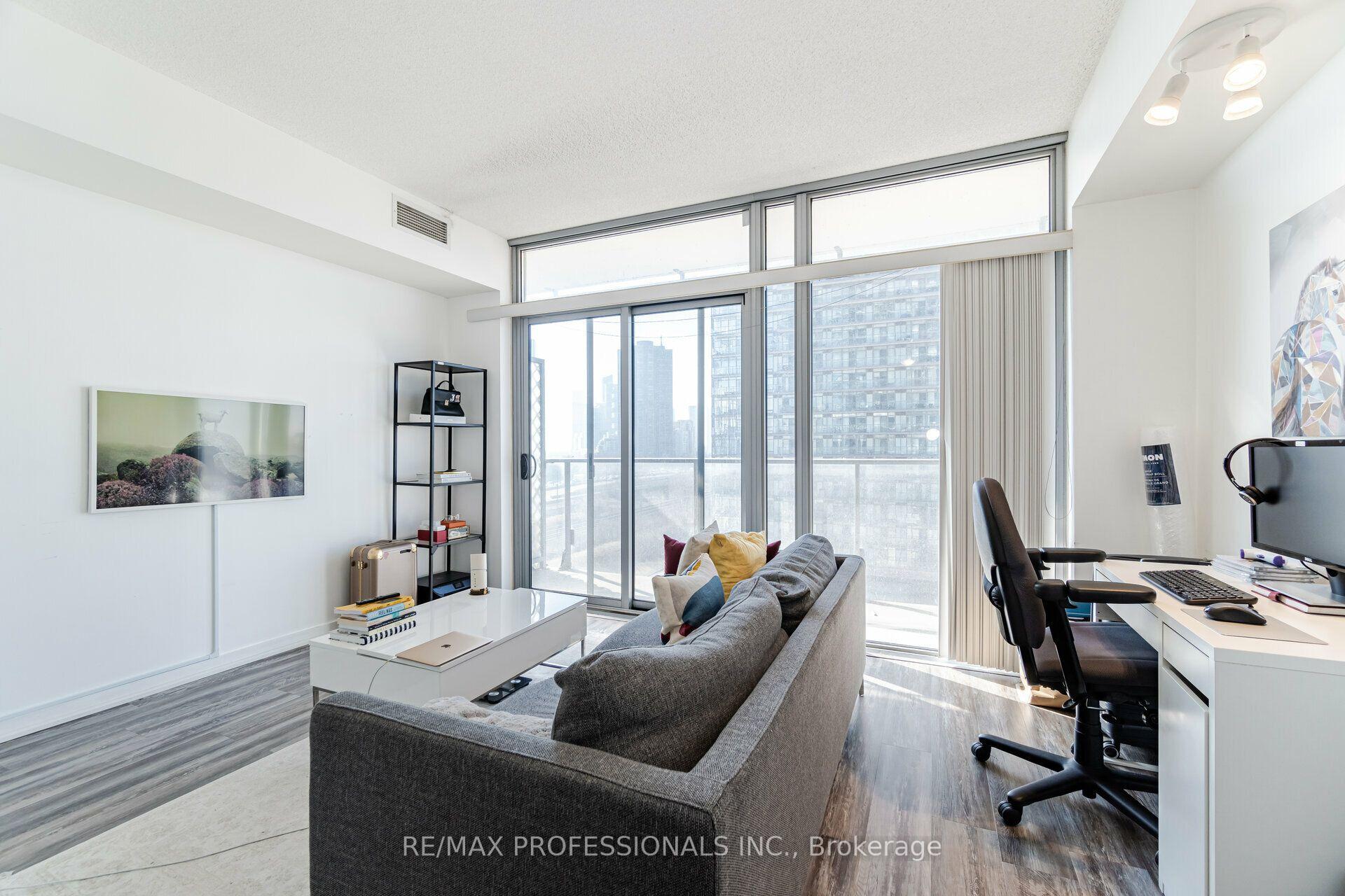 Photo of Unit 810, 103 The Queensway Avenue