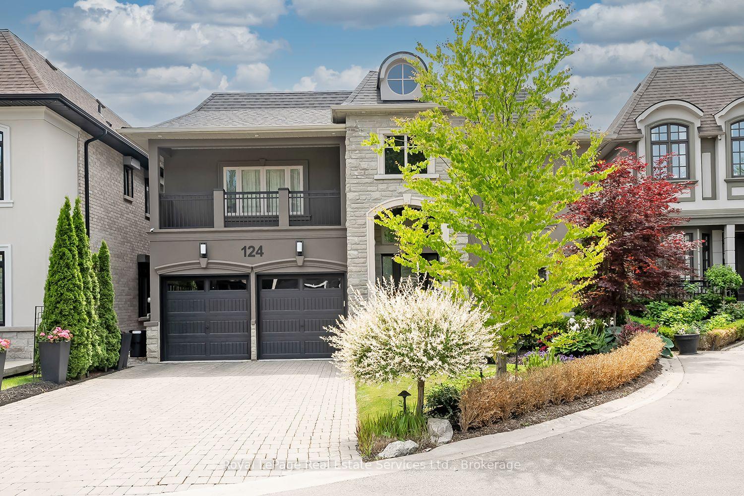 Photo 2 of 124 Paliser Court, Oakville, Southwest — HOMEH