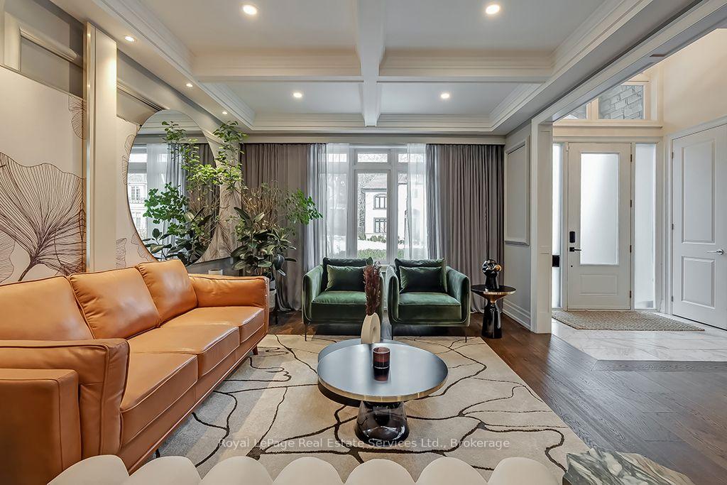 Photo 6 of 124 Paliser Court, Oakville, Southwest — HOMEH