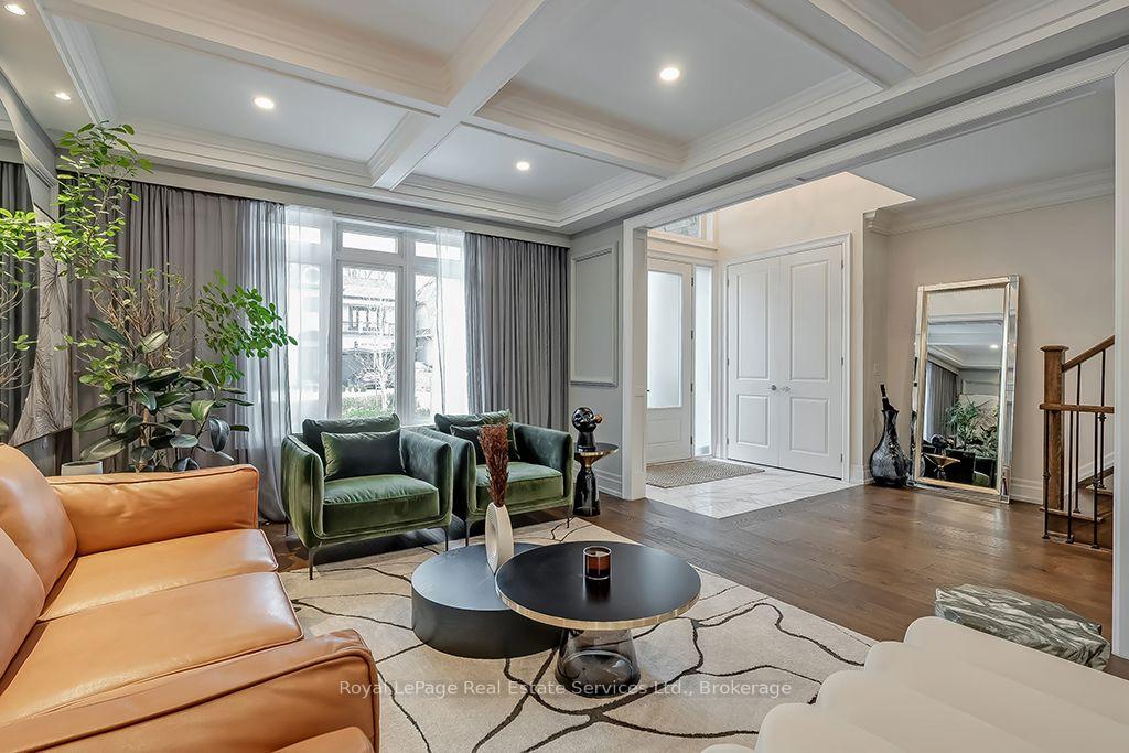 Photo 7 of 124 Paliser Court, Oakville, Southwest — HOMEH