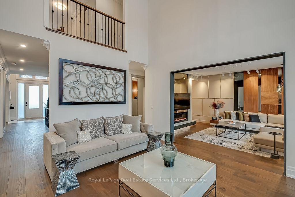 Photo 20 of 124 Paliser Court, Oakville, Southwest — HOMEH