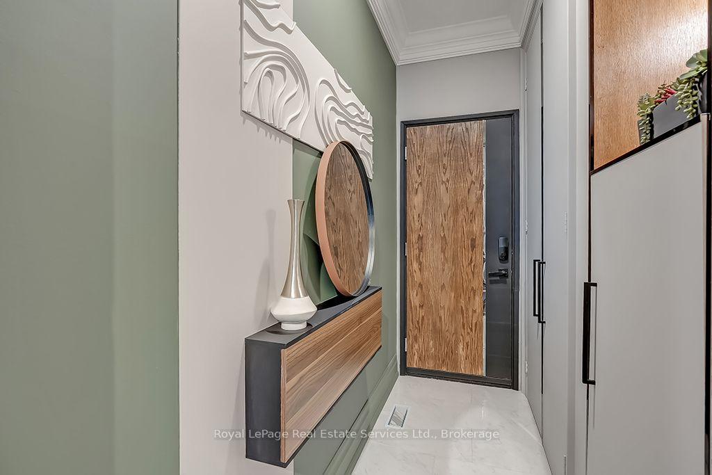 Photo 25 of 124 Paliser Court, Oakville, Southwest — HOMEH