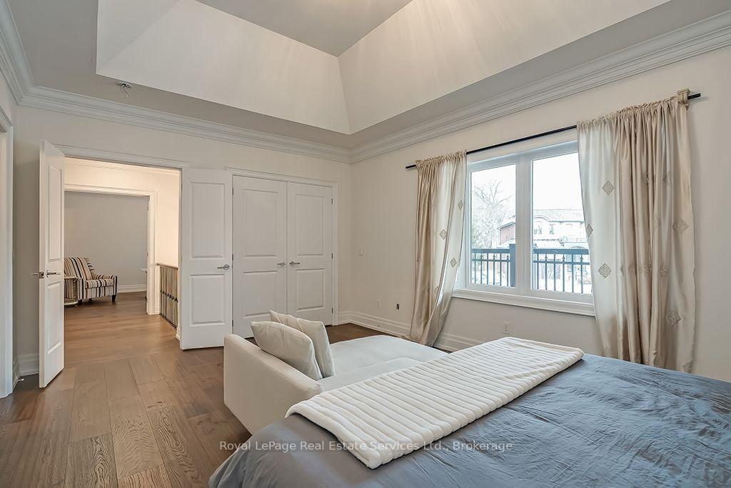 Photo 30 of 124 Paliser Court, Oakville, Southwest — HOMEH