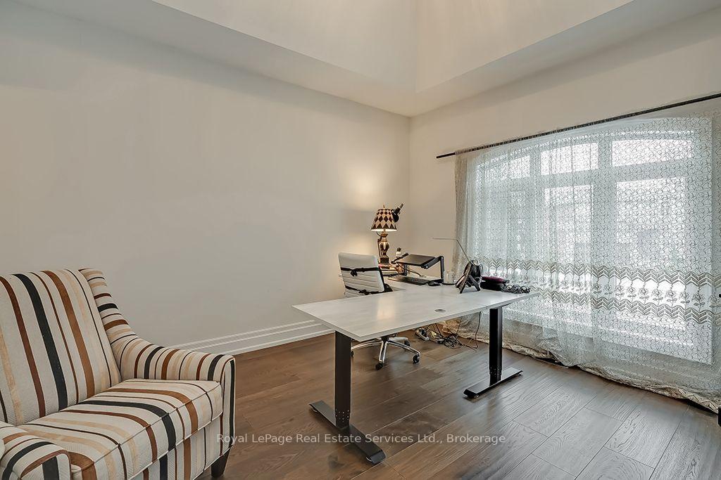 Photo 32 of 124 Paliser Court, Oakville, Southwest — HOMEH