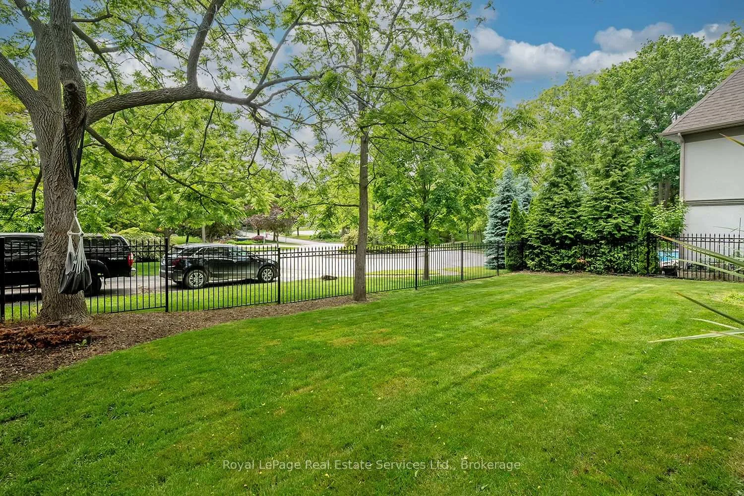 Photo 42 of 124 Paliser Court, Oakville, Southwest — HOMEH