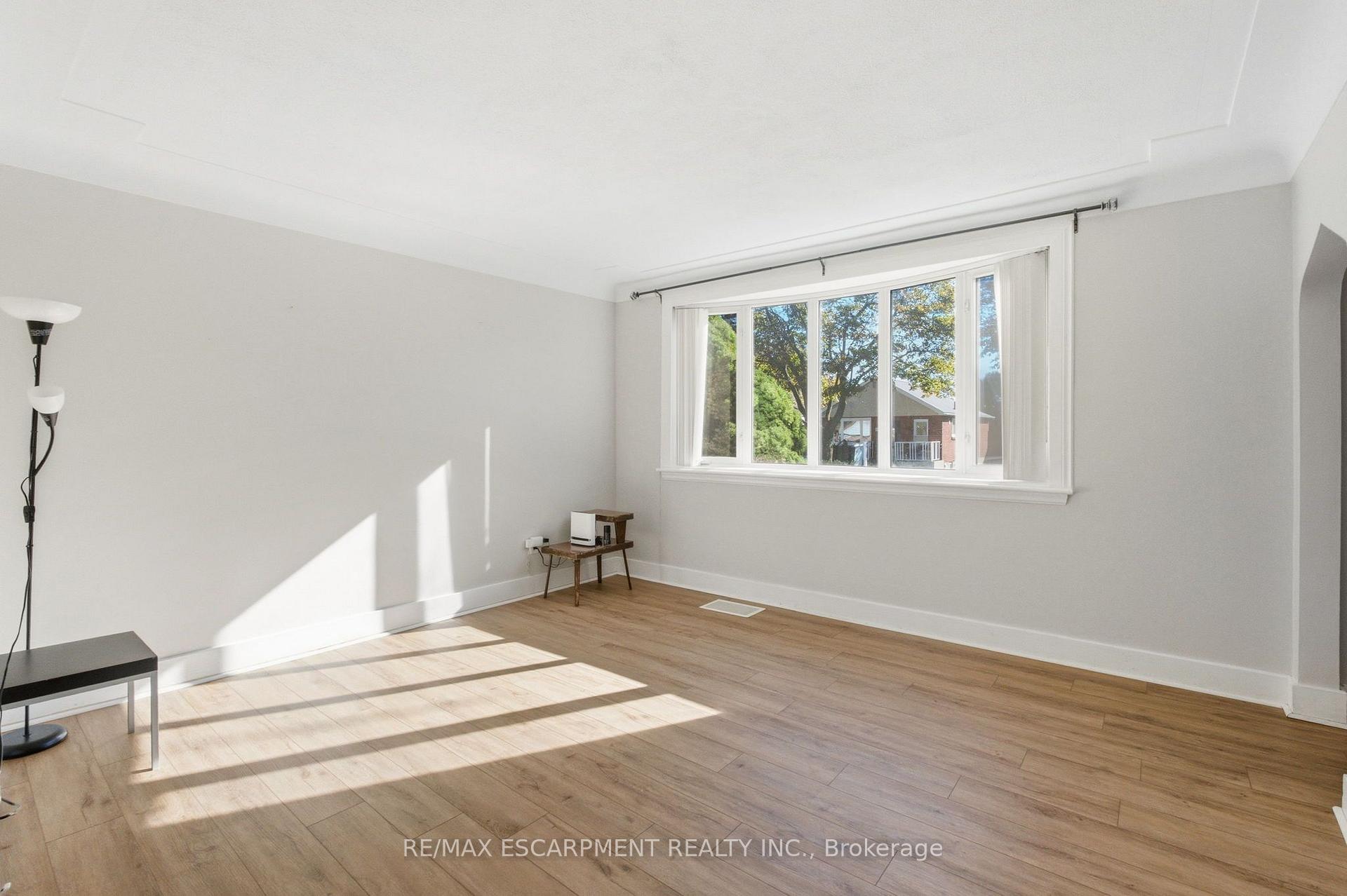 Photo 5 of 248 Glenholme Avenue, Hamilton, Glenview — HOMEH