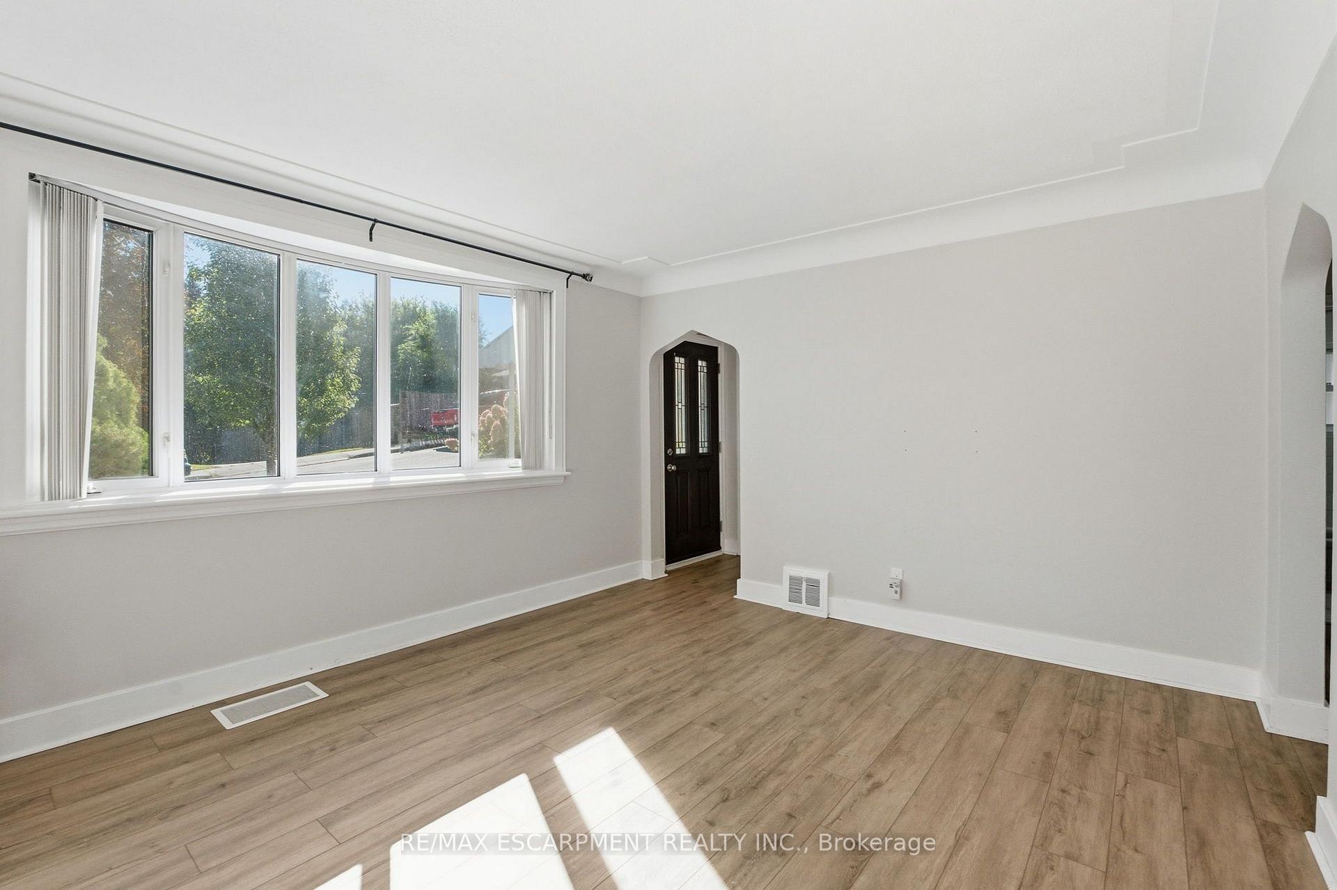 Photo 6 of 248 Glenholme Avenue, Hamilton, Glenview — HOMEH