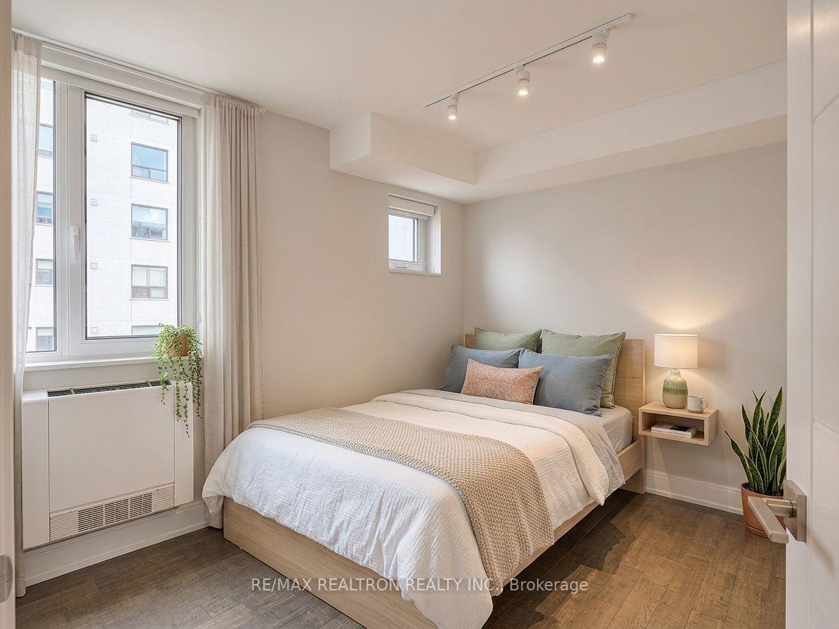 Photo 6 of Unit 304, 11 Walmer Road, Toronto, The Annex — HOMEH