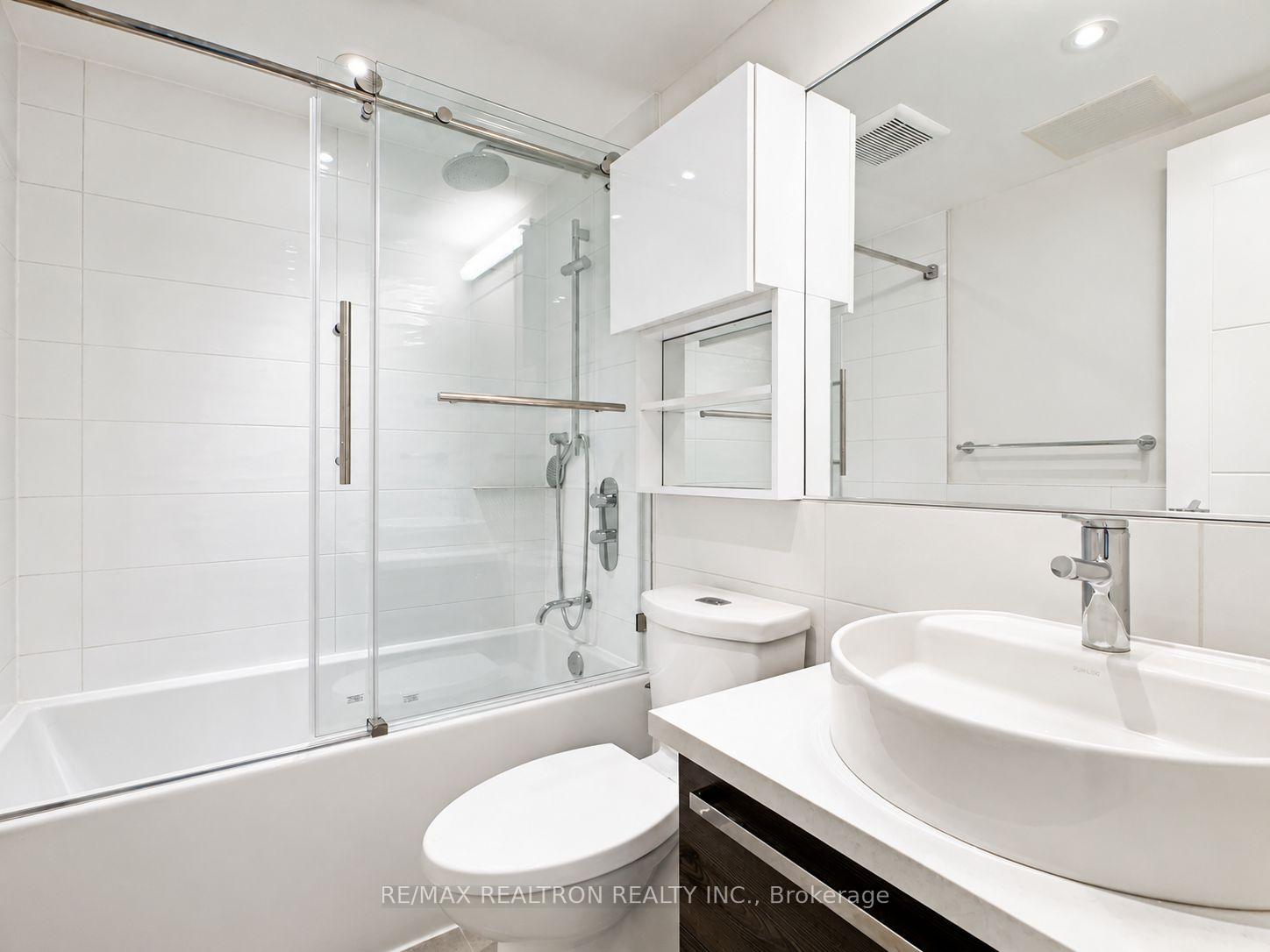 Photo 8 of Unit 304, 11 Walmer Road, Toronto, The Annex — HOMEH