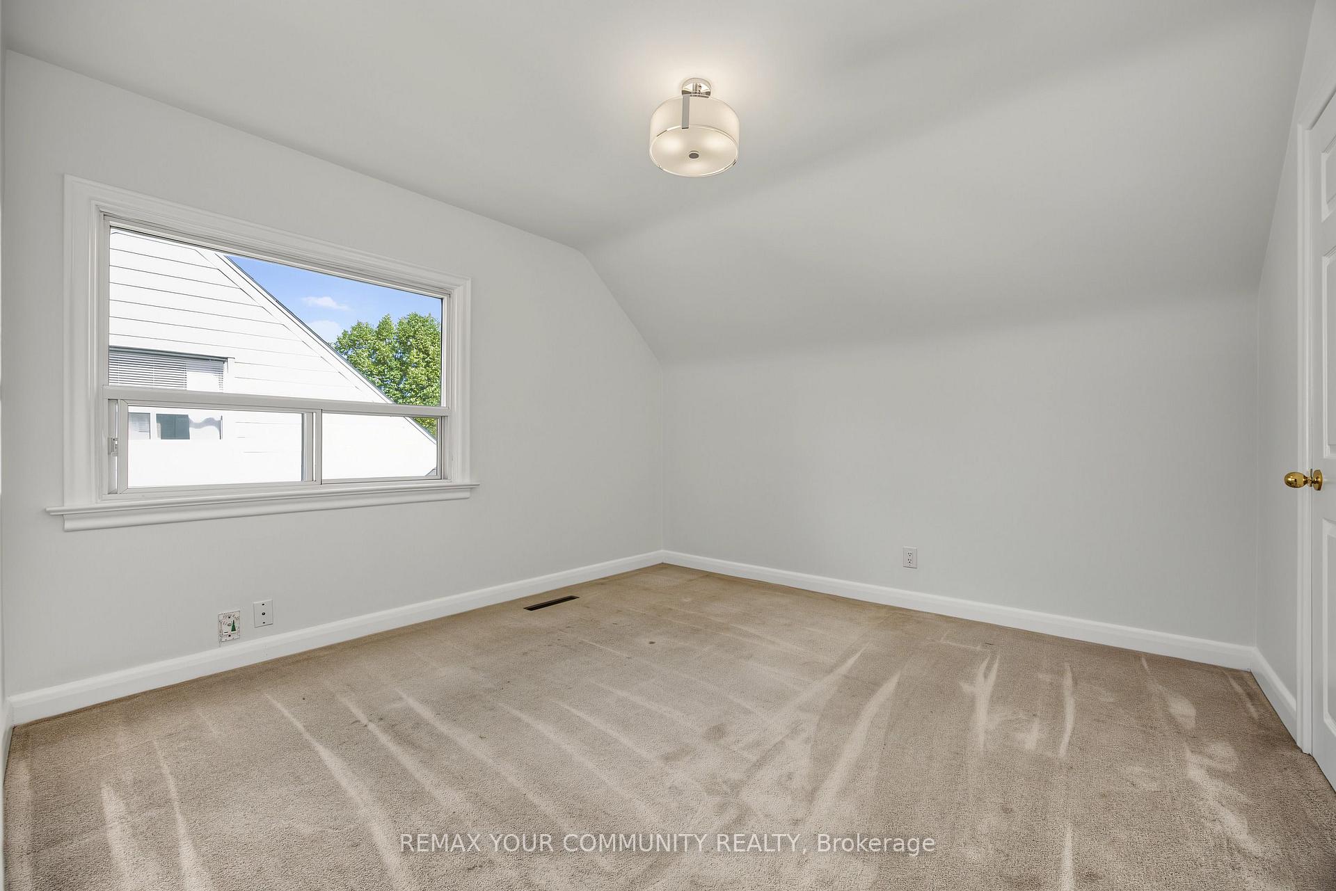 Photo 32 of 18 Robertsfield Crescent, Scarborough, Wexford-Maryvale — HOMEH