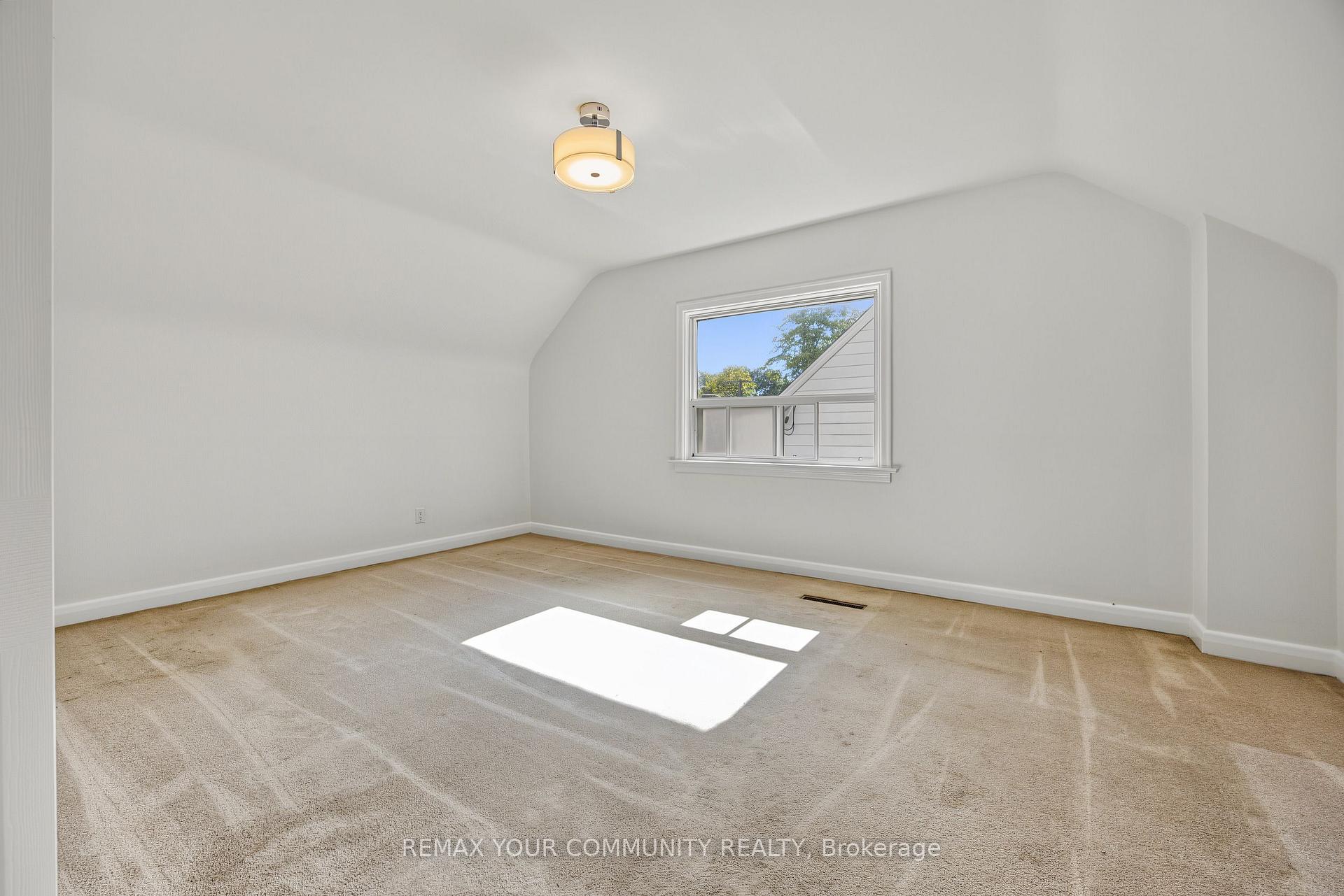 Photo 33 of 18 Robertsfield Crescent, Scarborough, Wexford-Maryvale — HOMEH