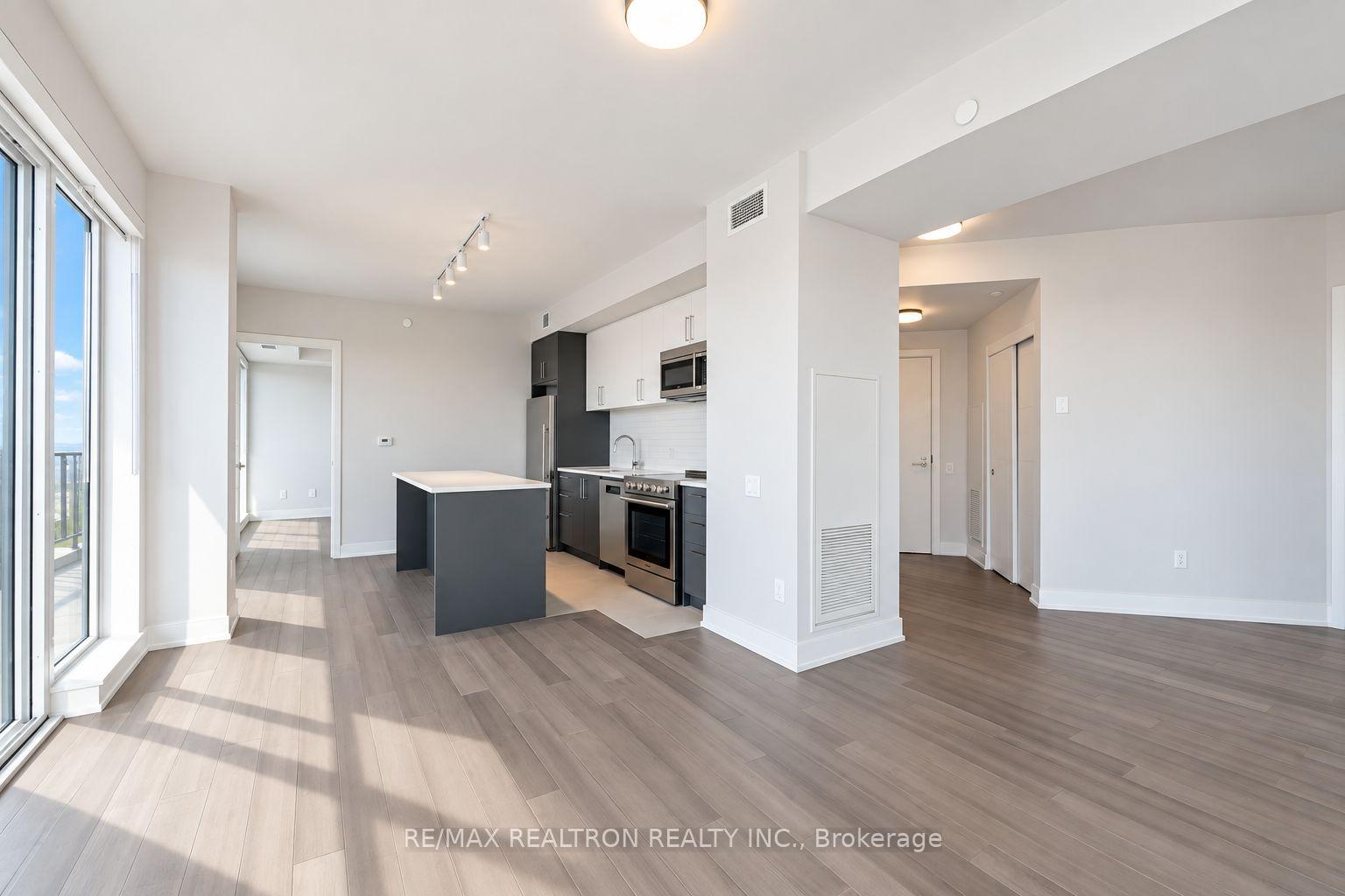 Photo 3 of Unit 1205, 2525 Bathurst Street, Toronto, Forest Hill North — HOMEH