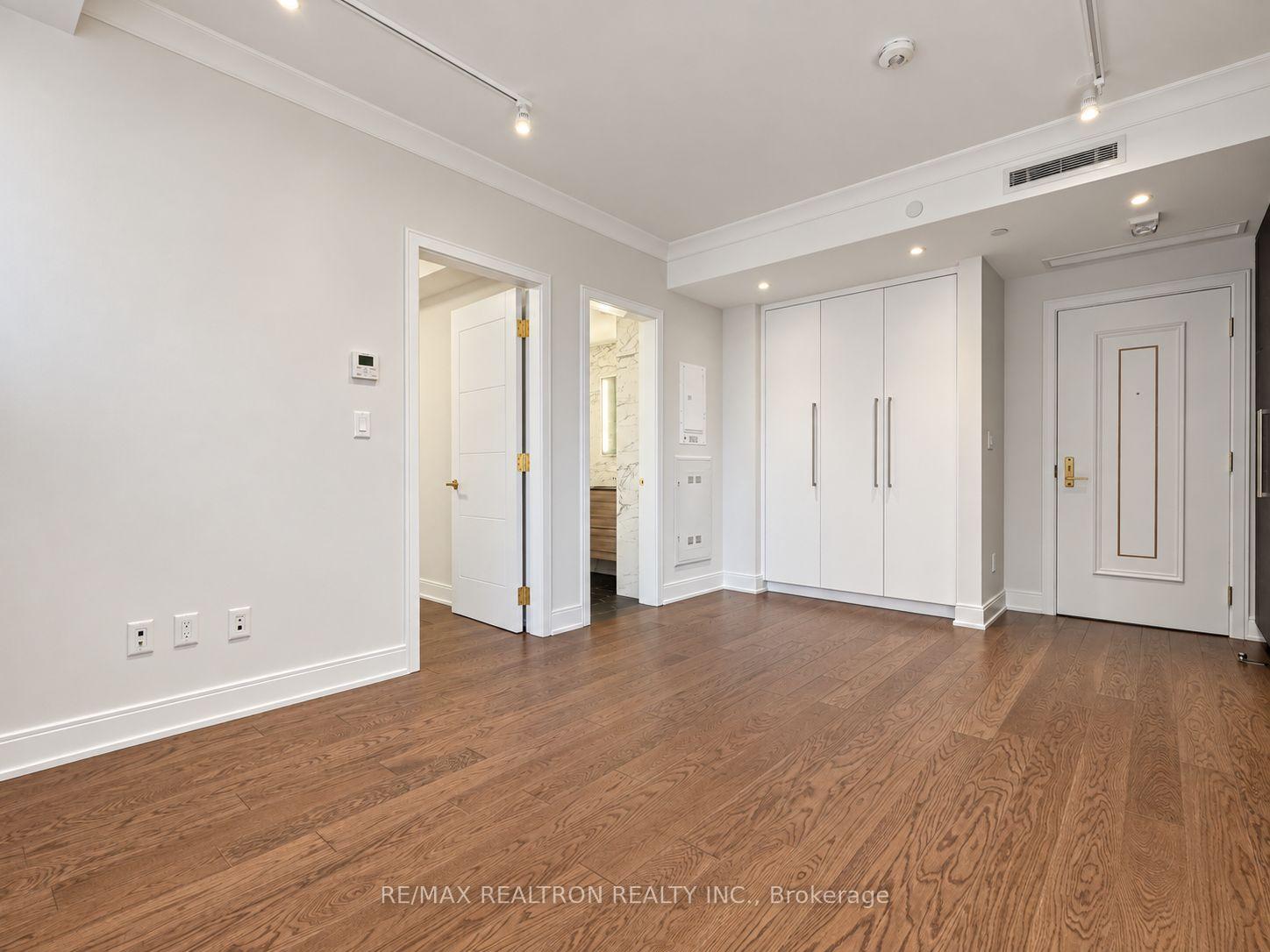 Photo 4 of Unit 120, 2 Clarendon Avenue, Toronto, Casa Loma — HOMEH